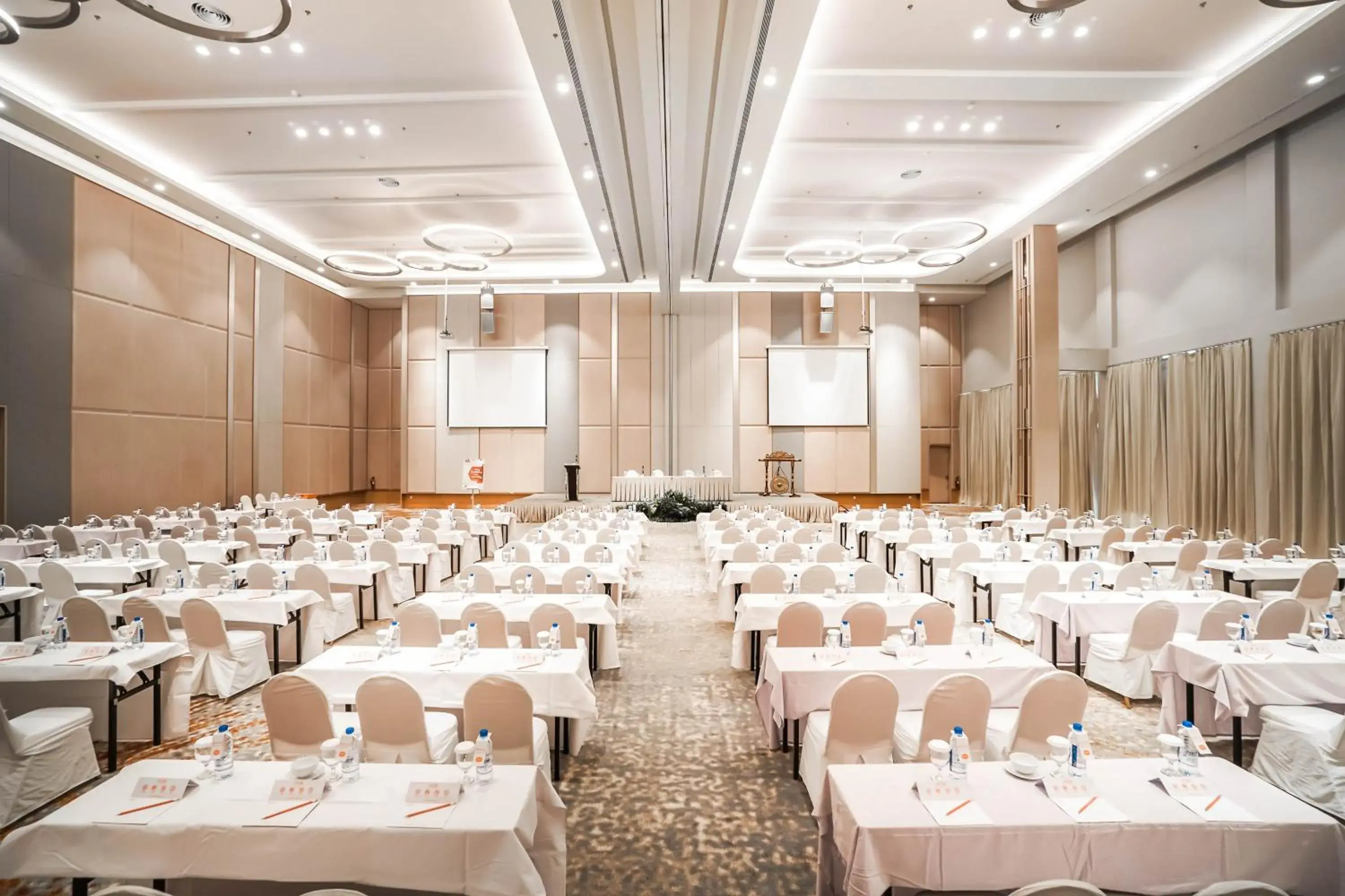 Business facilities, Banquet Facilities in Harris Hotel Batam Center