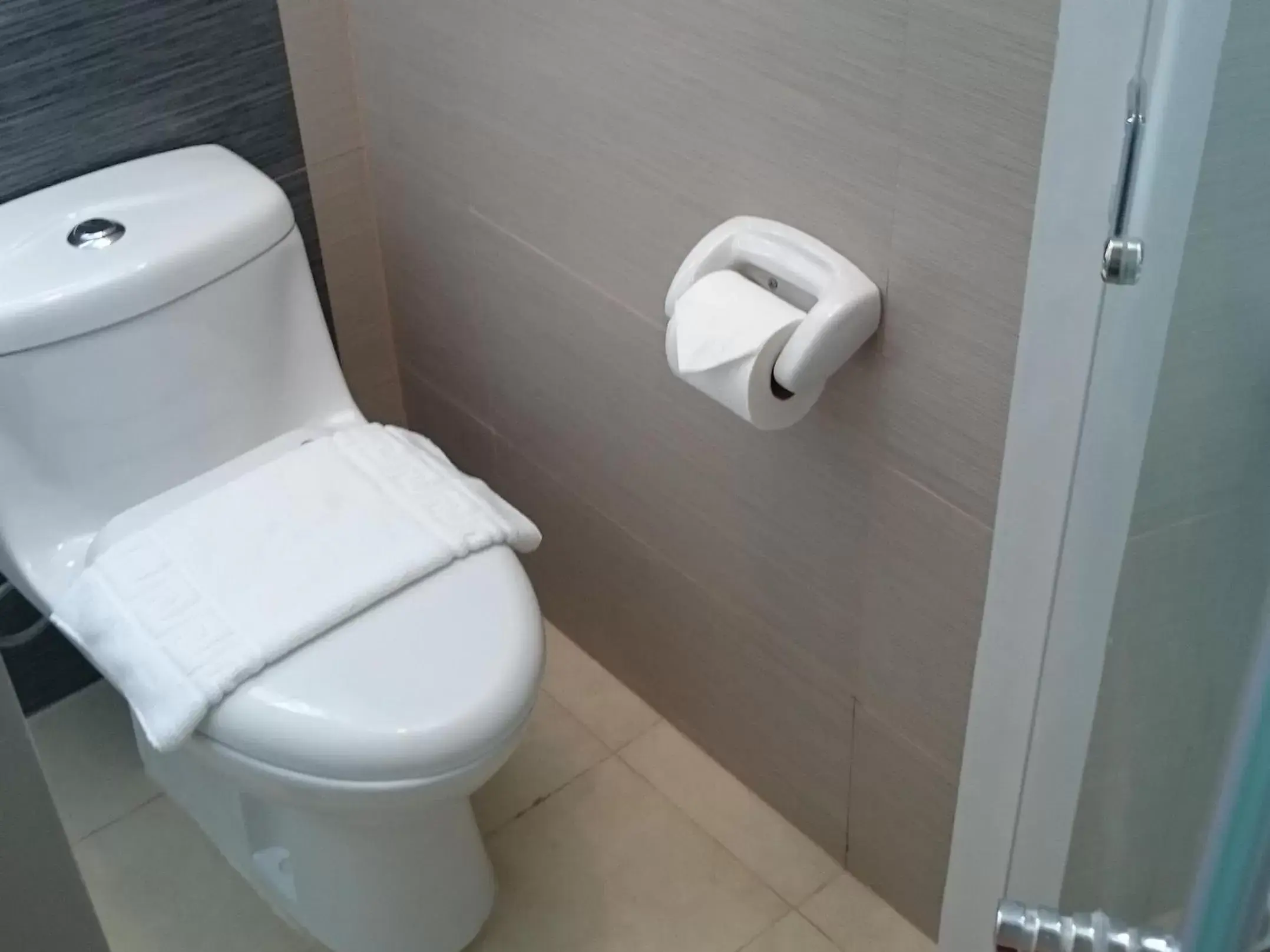 Toilet, Bathroom in Go Hotels Butuan