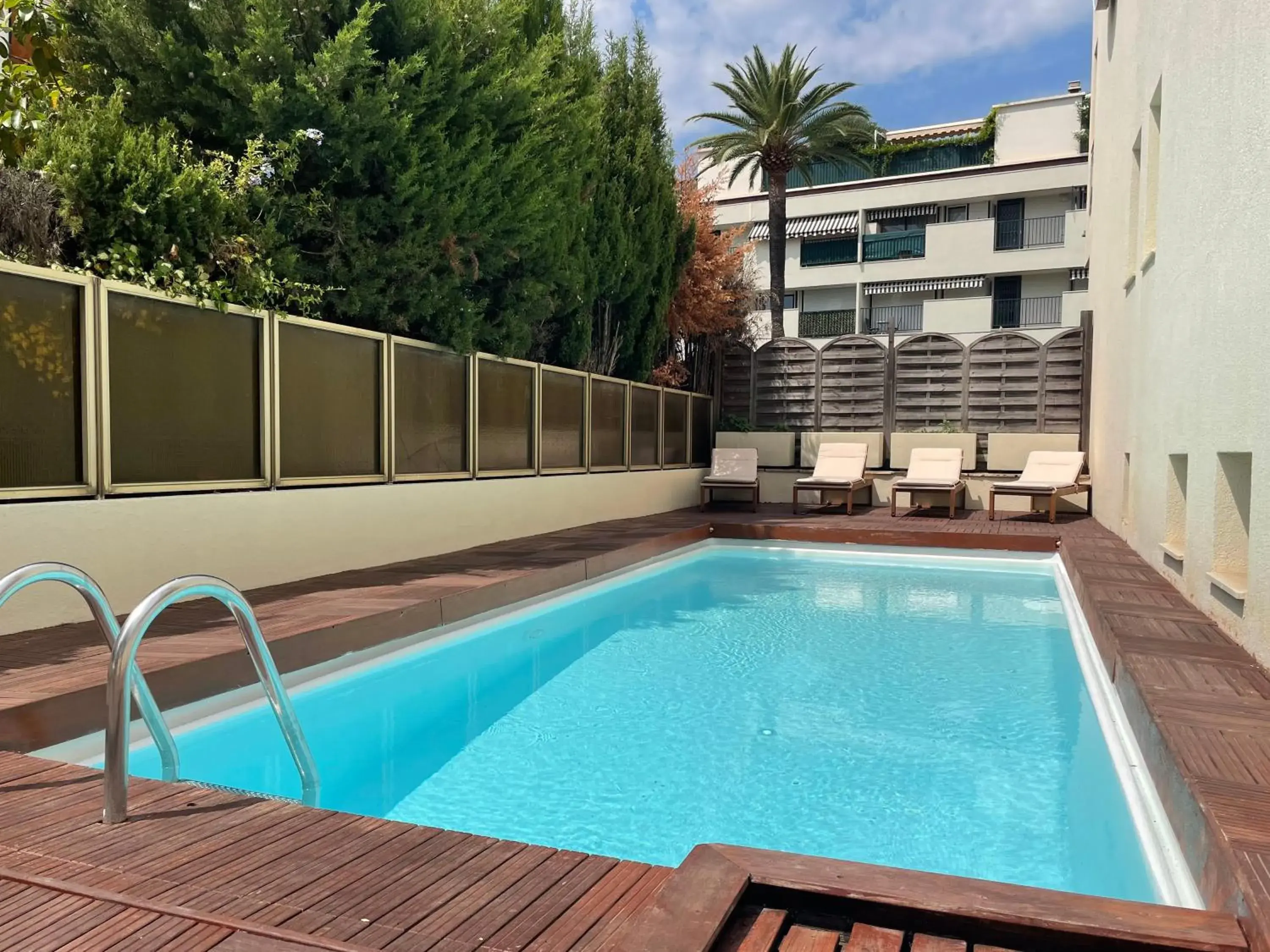 Swimming Pool in Hôtel Gallia Cannes