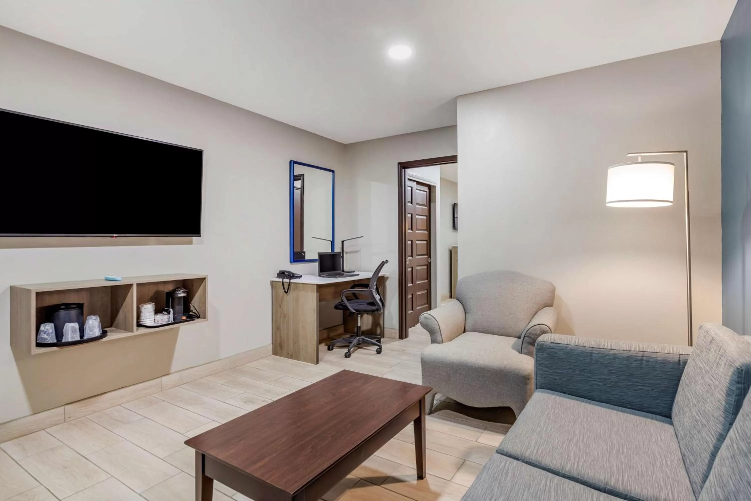 Junior King Suite with Separate Bedroom - Non-Smoking in Best Western PLUS Edinburg Inn & Suites