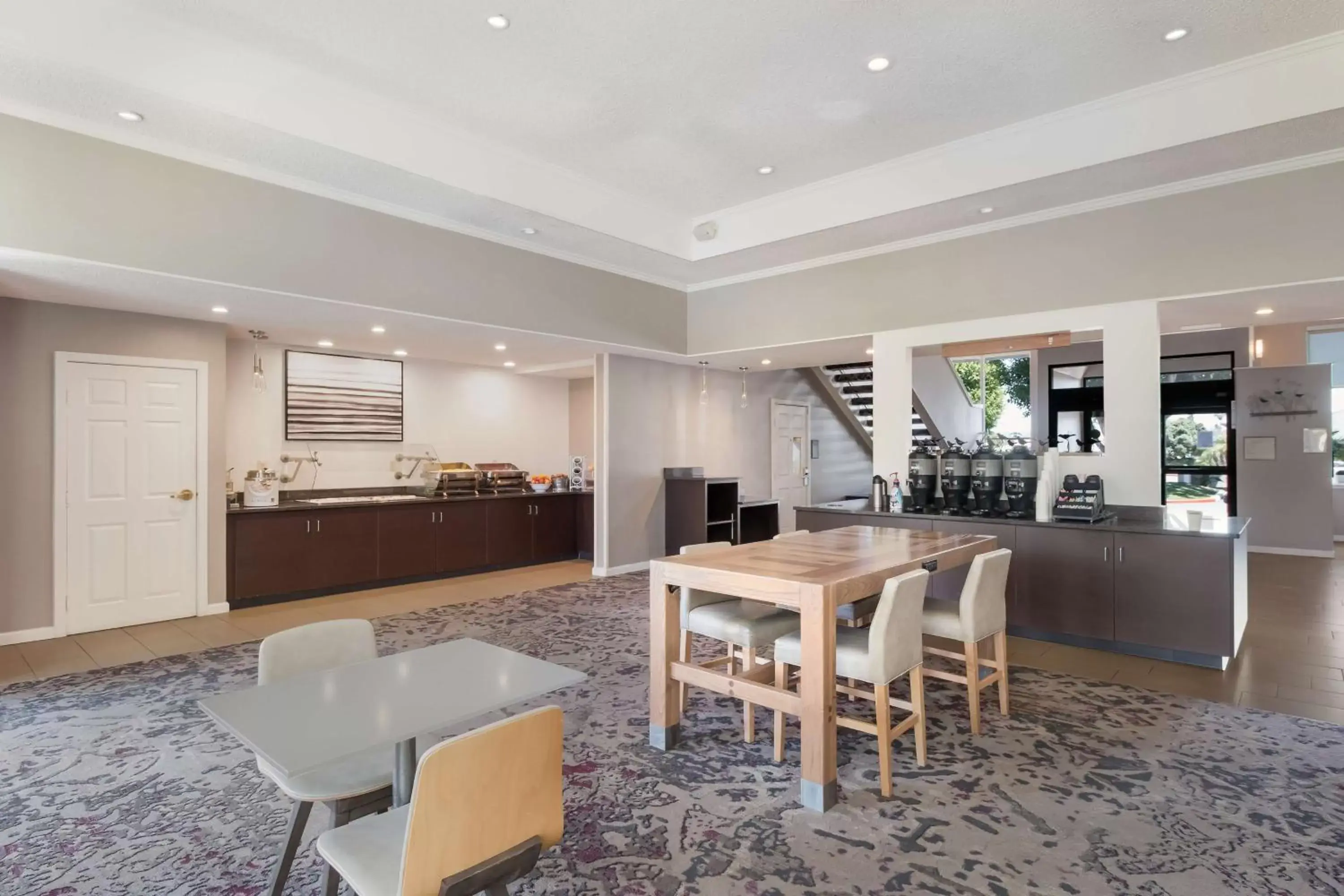 Restaurant/places to eat in Sonesta ES Suites Huntington Beach Fountain Valley Restaurant/places to eat in Sonesta ES Suites Huntington Beach Fountain Valley