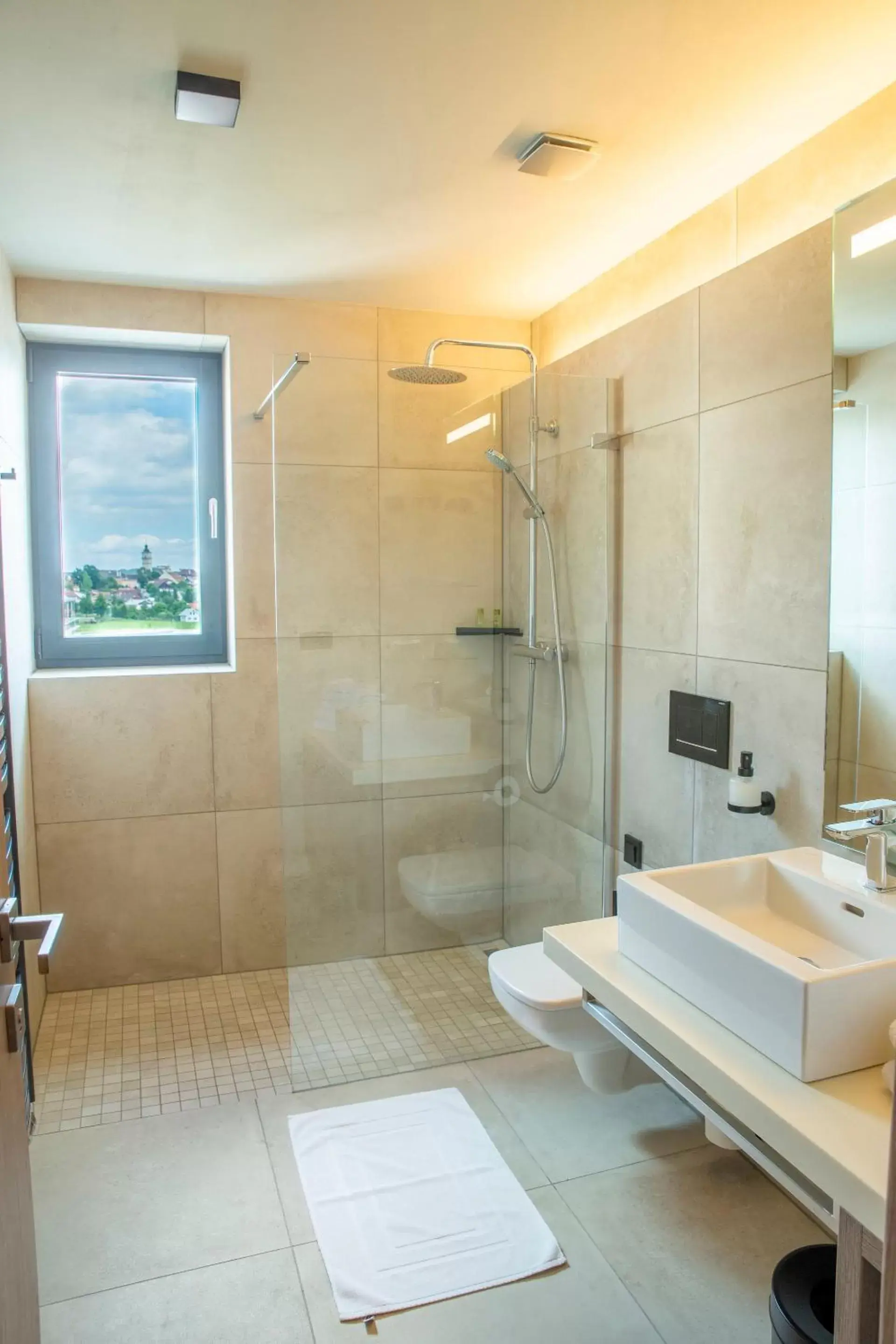 Shower, Bathroom in Hotel AquaCity Seasons