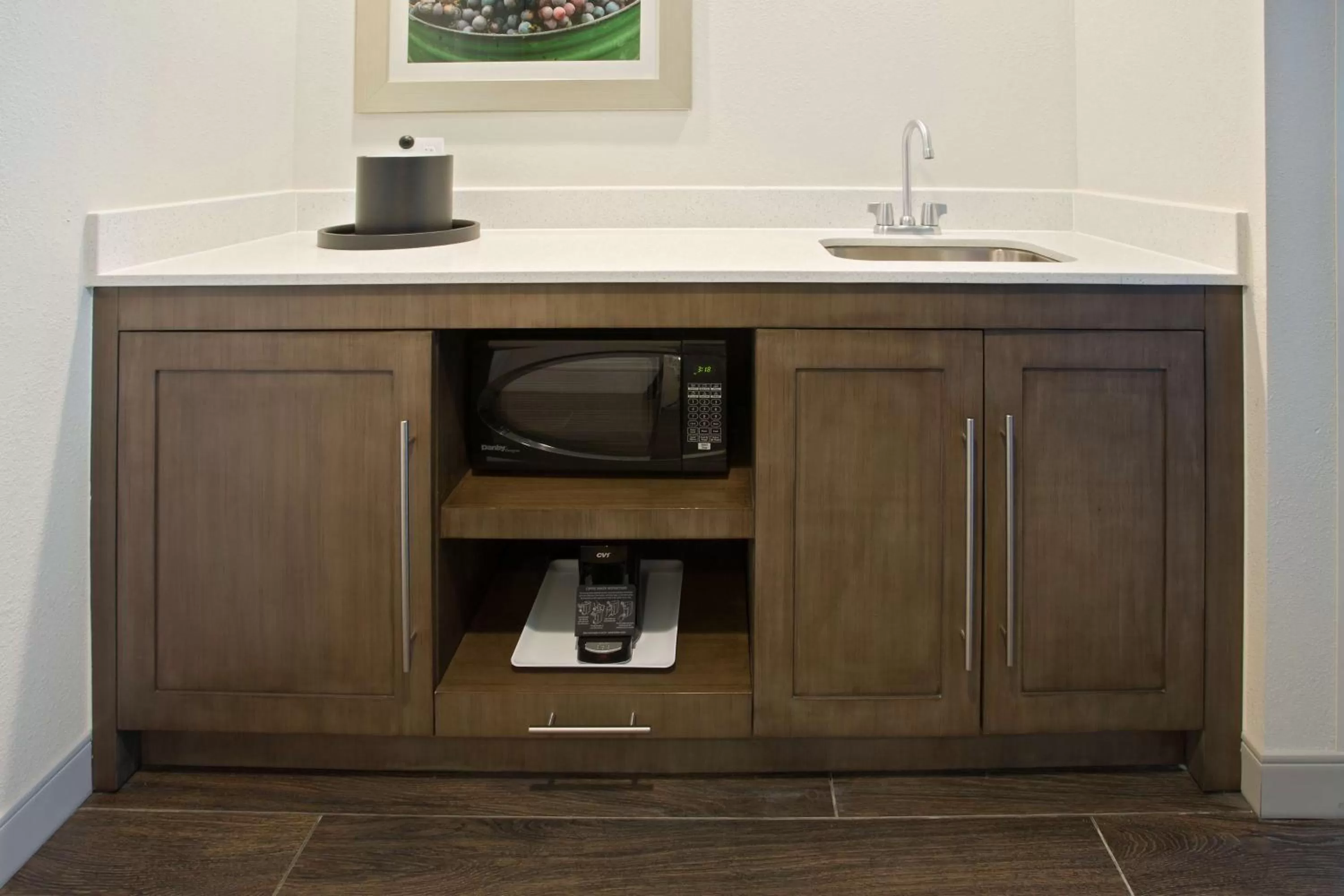 Kitchen or kitchenette in Hampton Inn & Suites- Seattle Woodinville Wa