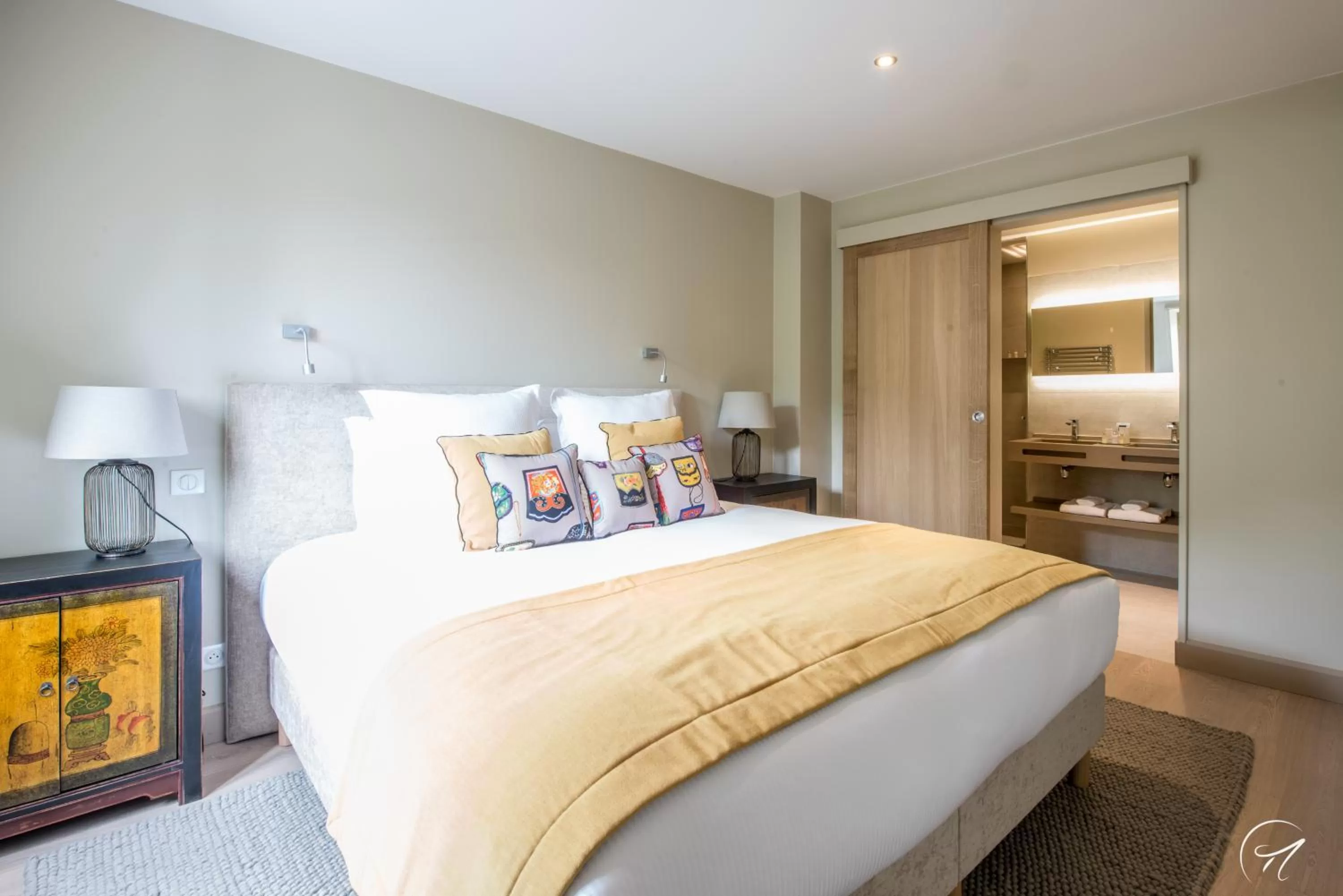 Photo of the whole room, Bed in Les Suites du Champagne de Venoge