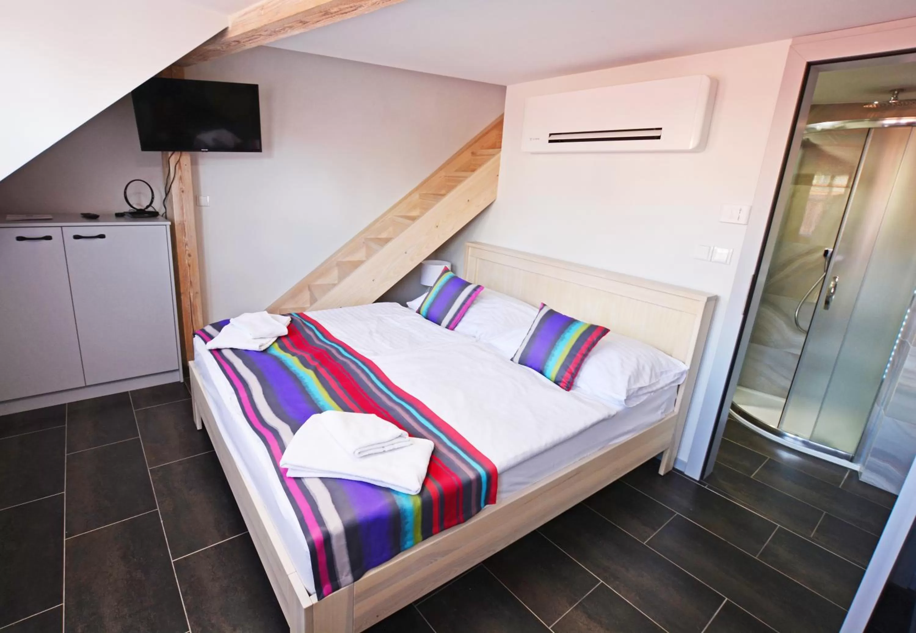 Bathroom, Bed in Historic Centre Residence