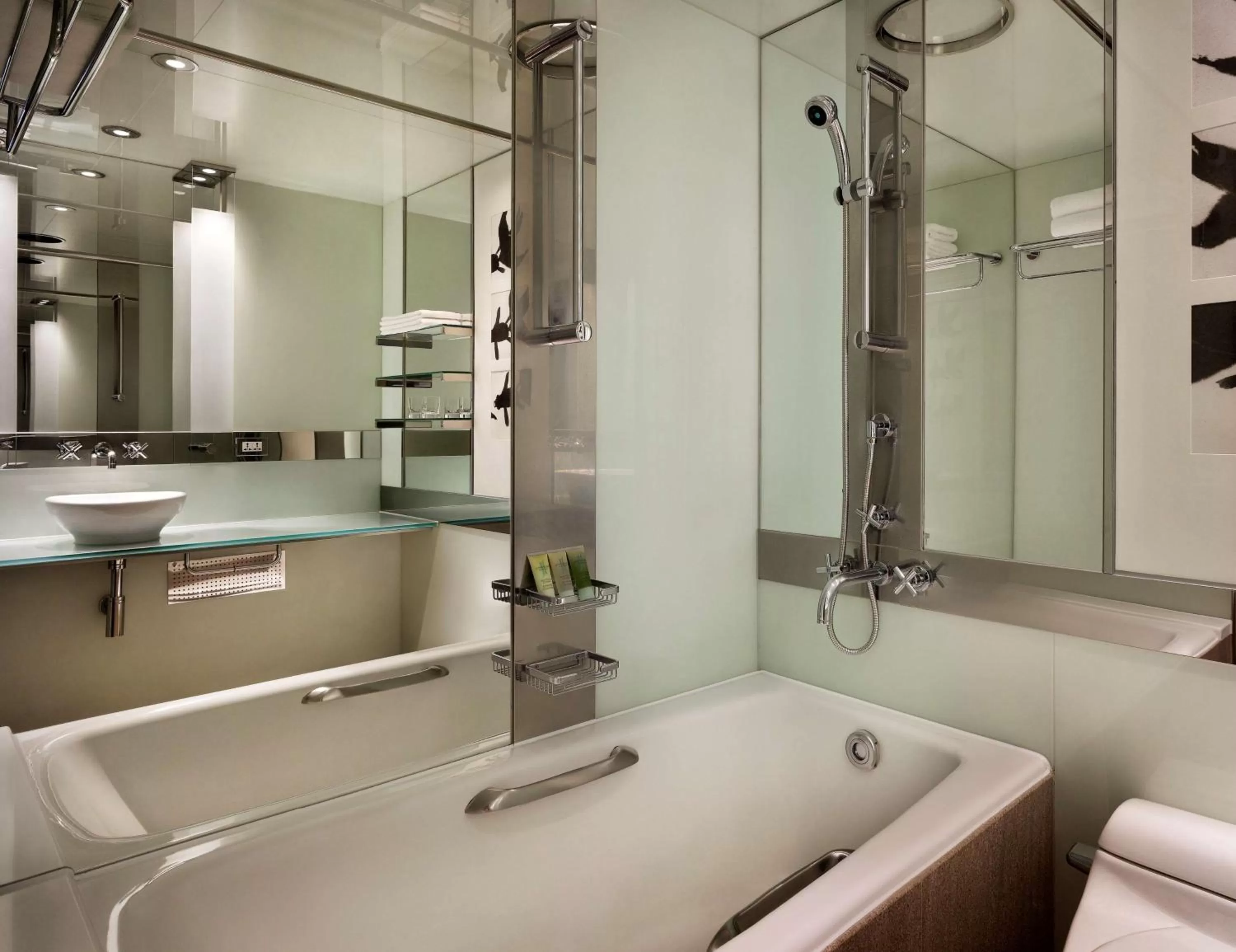 Bathroom in Grand Hyatt Seoul