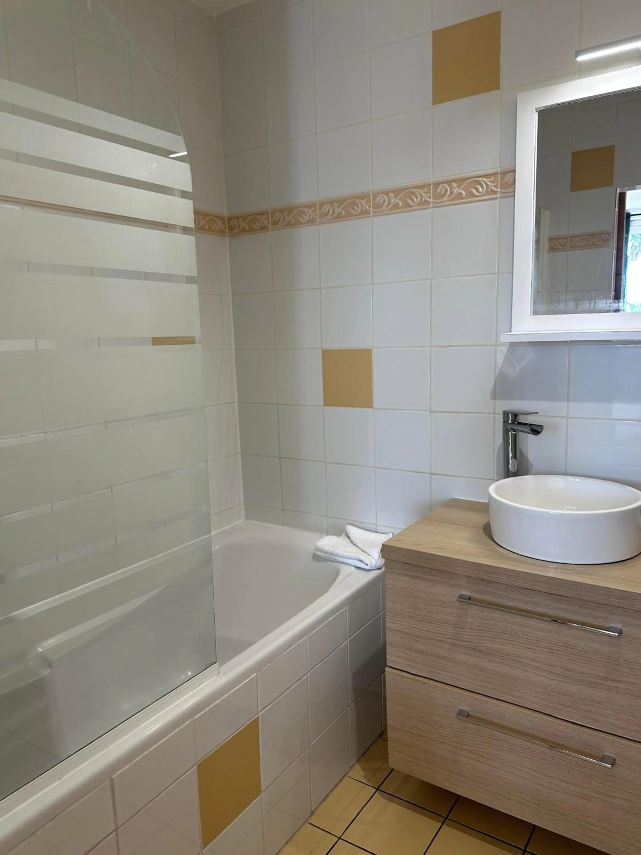 Shower in Hôtel La Fiancée du Pirate