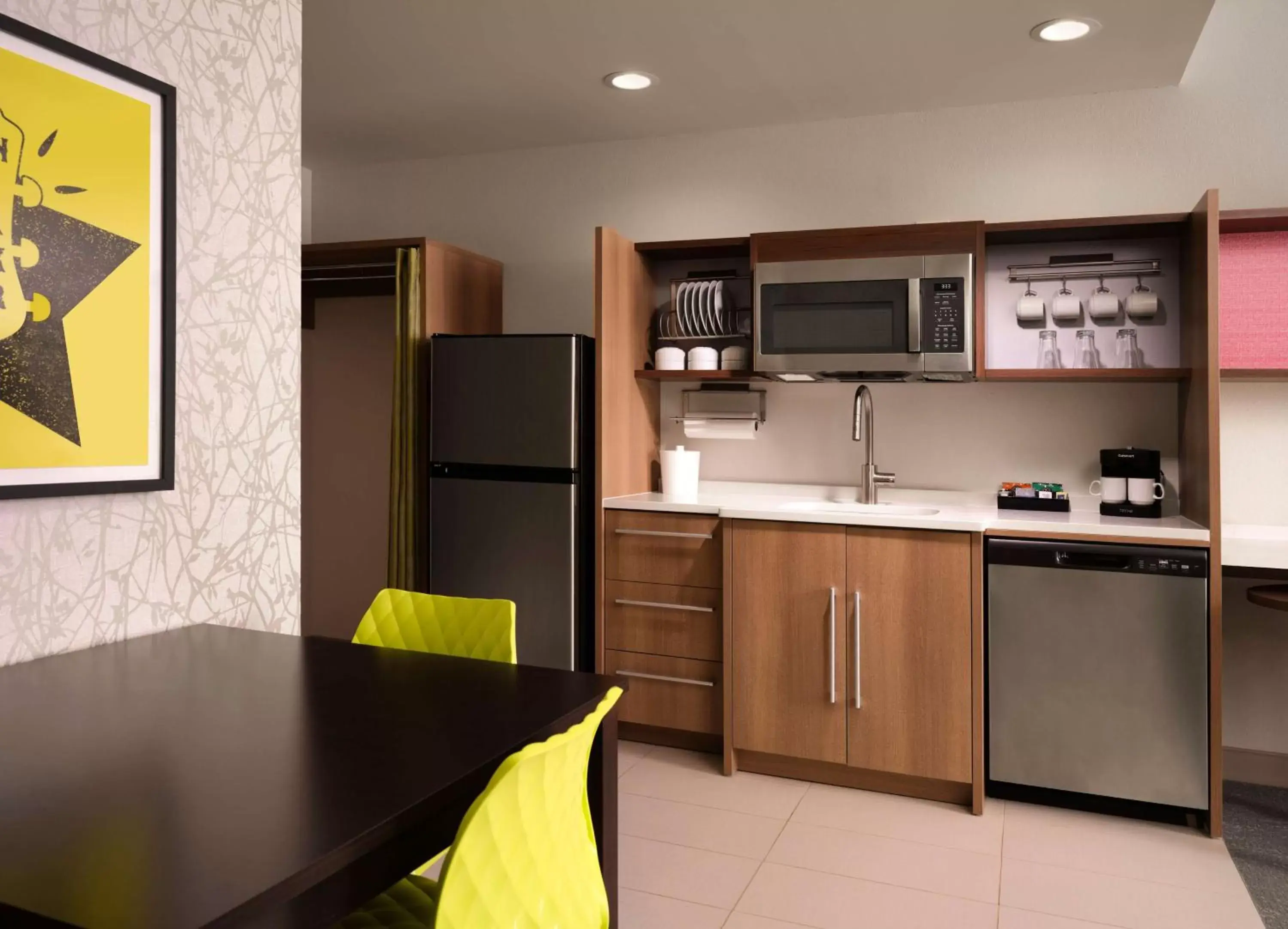 Kitchen or kitchenette, Kitchen/Kitchenette in Home2 Suites By Hilton Tupelo