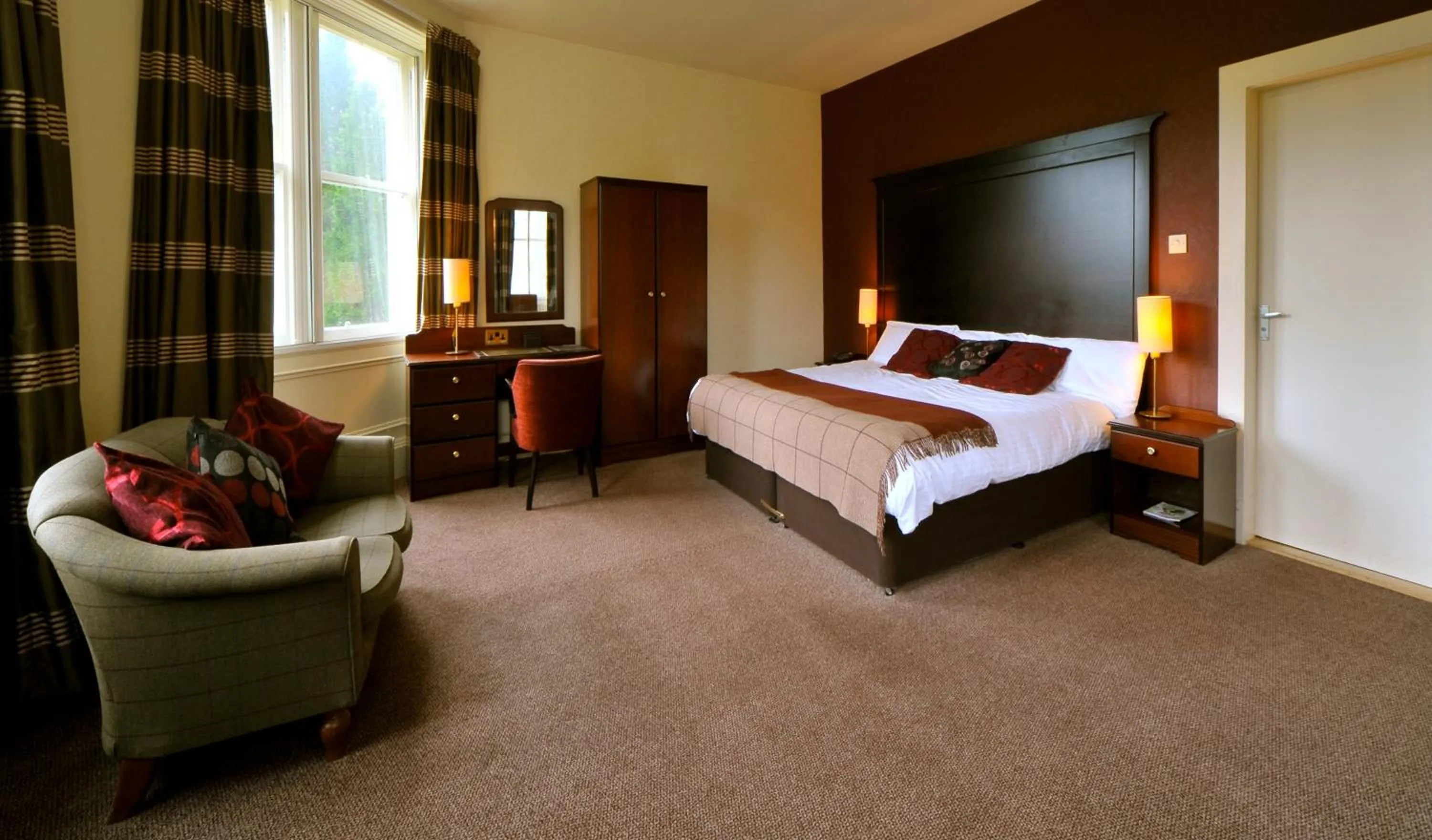 Bed in Ben Wyvis Hotel