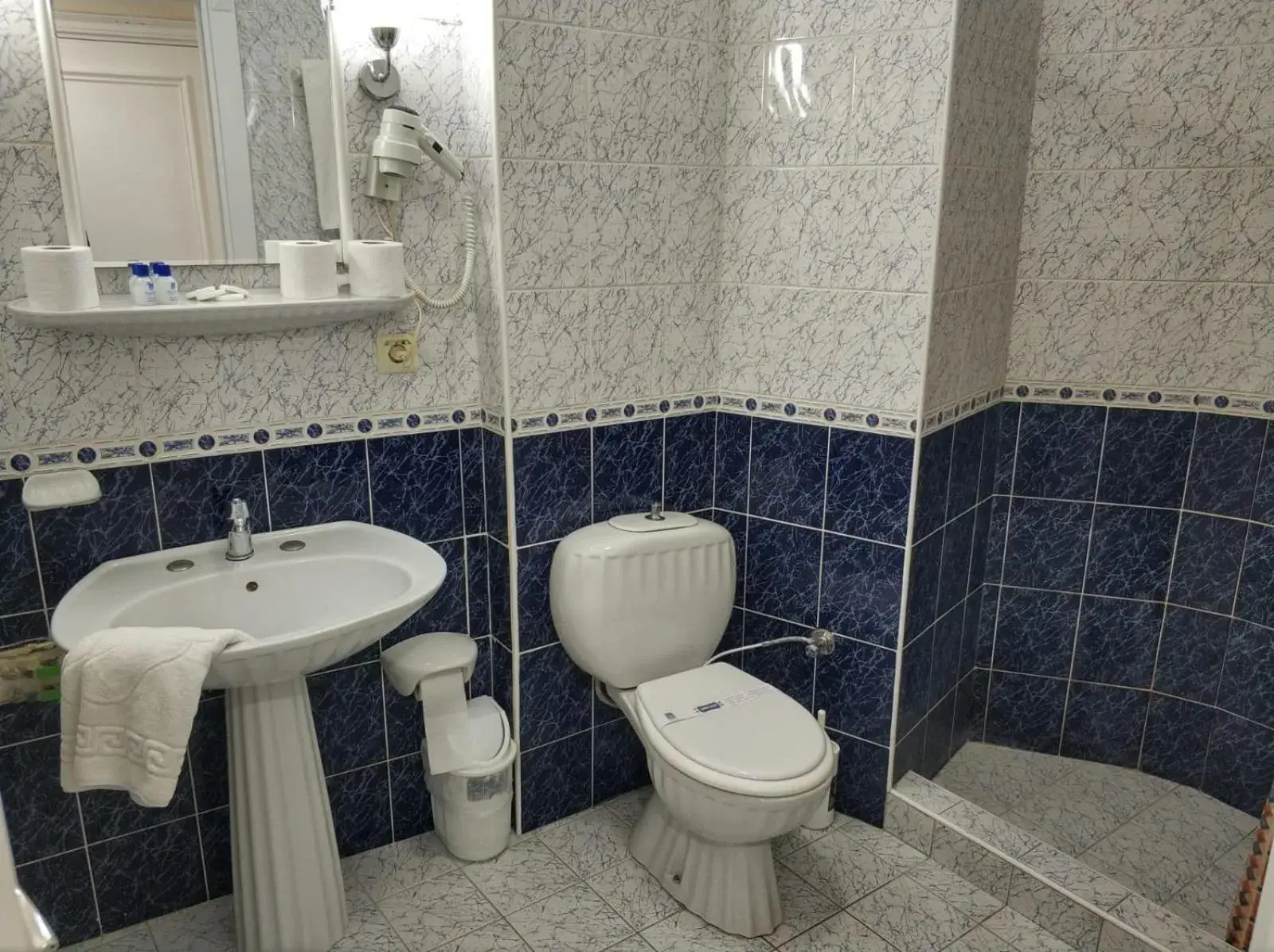 Shower, Bathroom in Hali Hotel