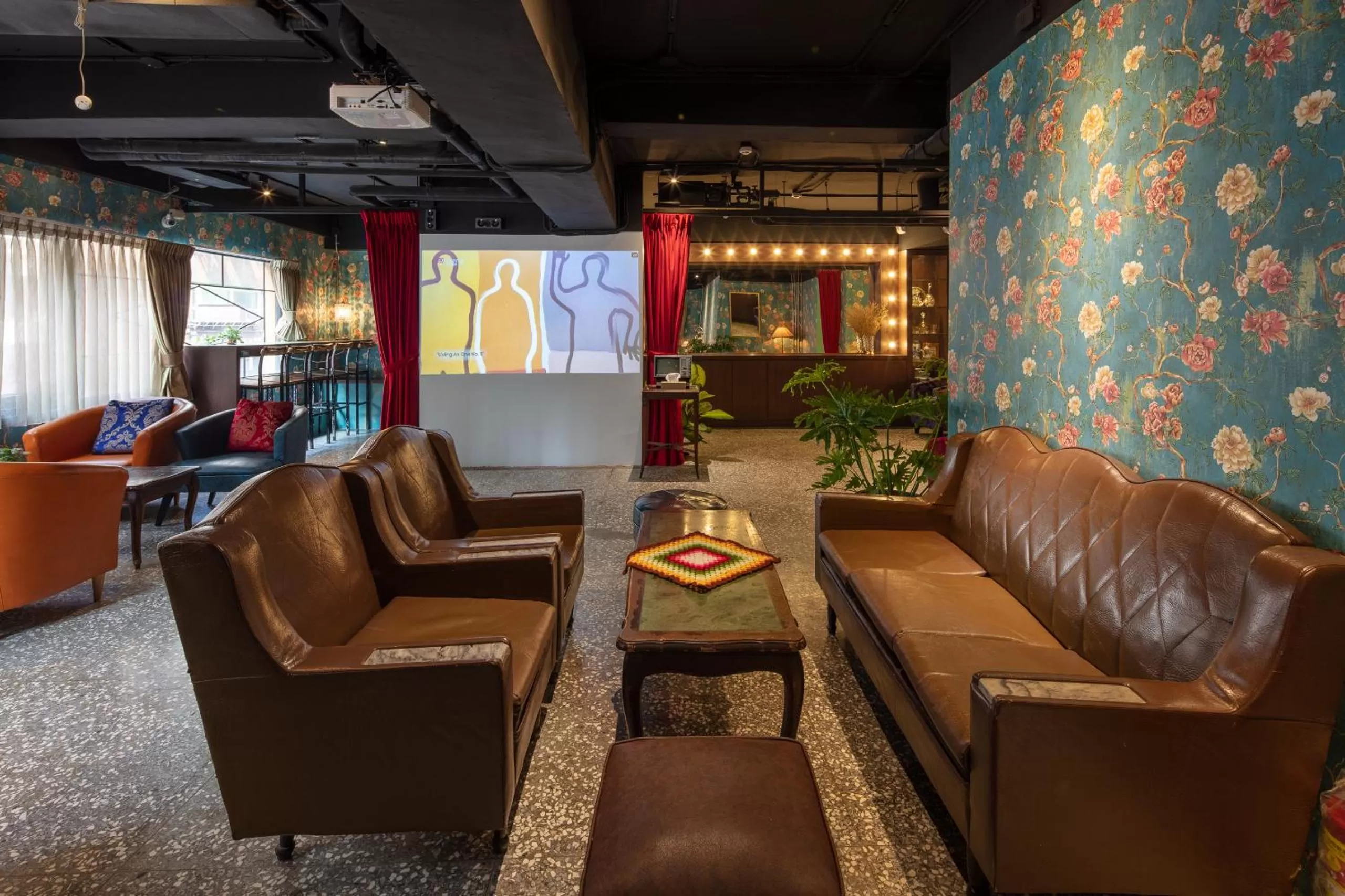 Communal lounge/ TV room in Cho Hotel