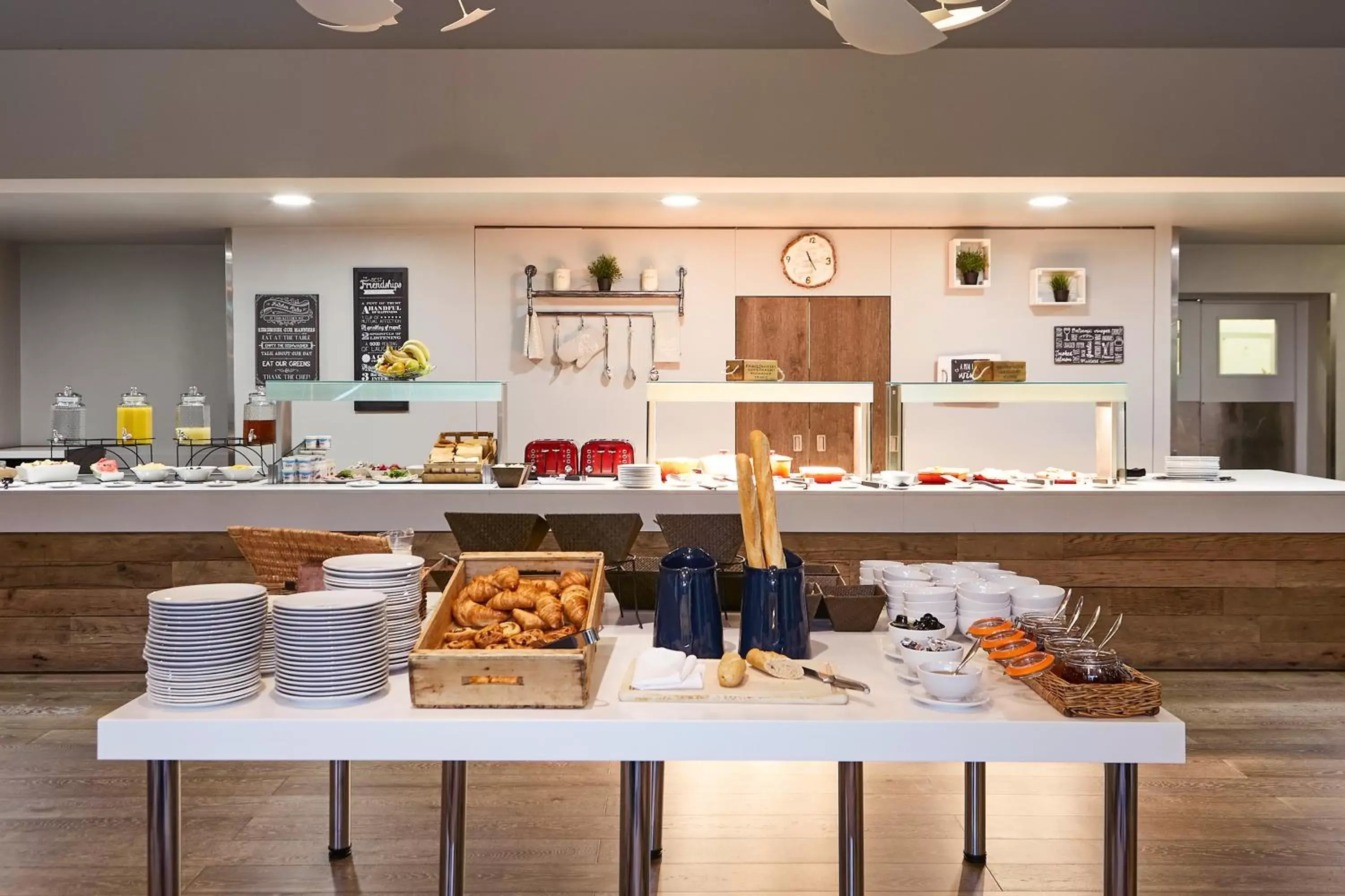 Continental breakfast, Restaurant/Places to Eat in Novotel Manchester West