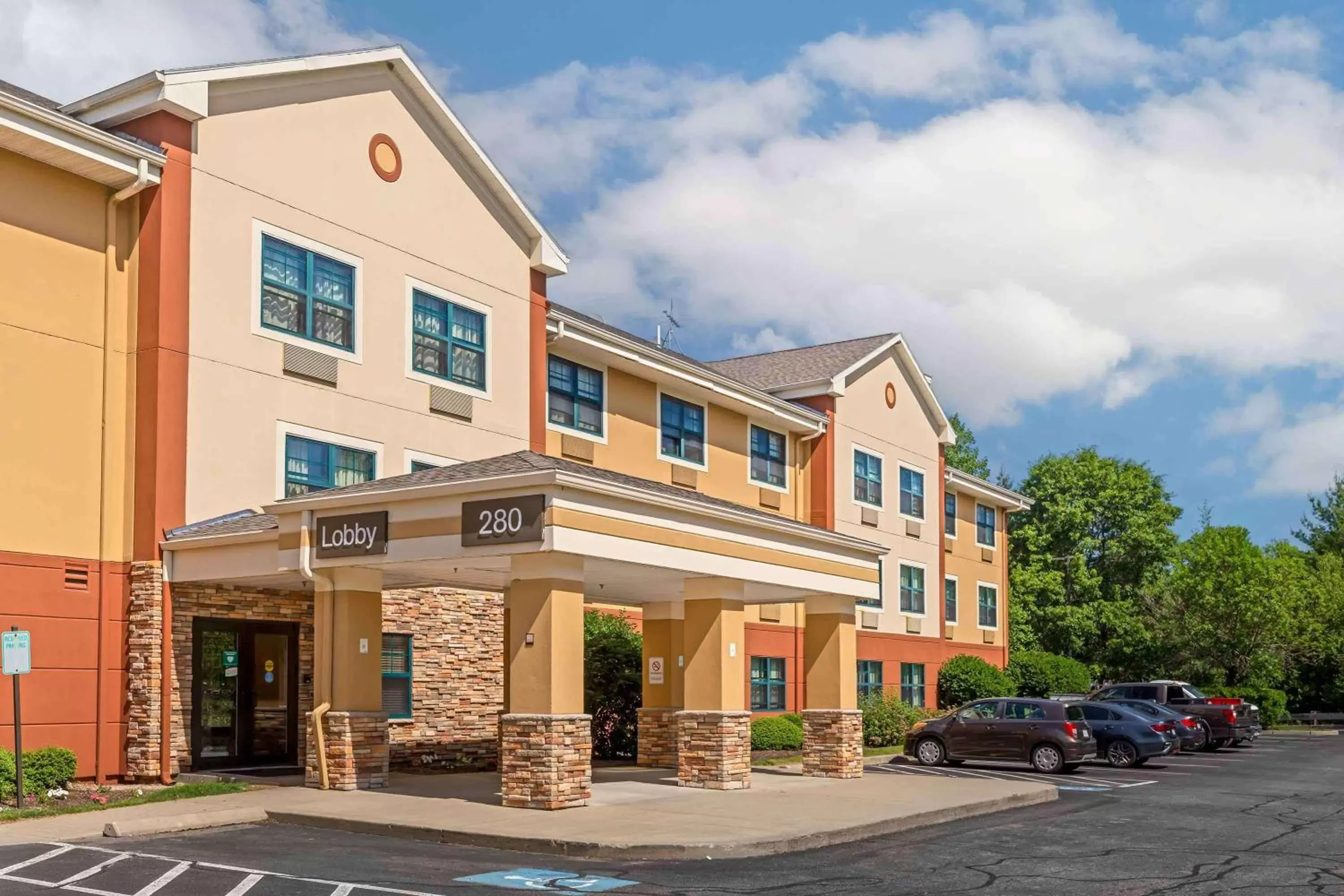 Property Building in Extended Stay America Suites - Foxboro - Norton