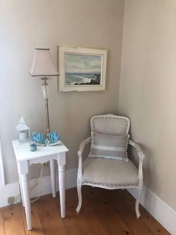 Bedroom, Seating Area in Fisherman's Daughter B&B