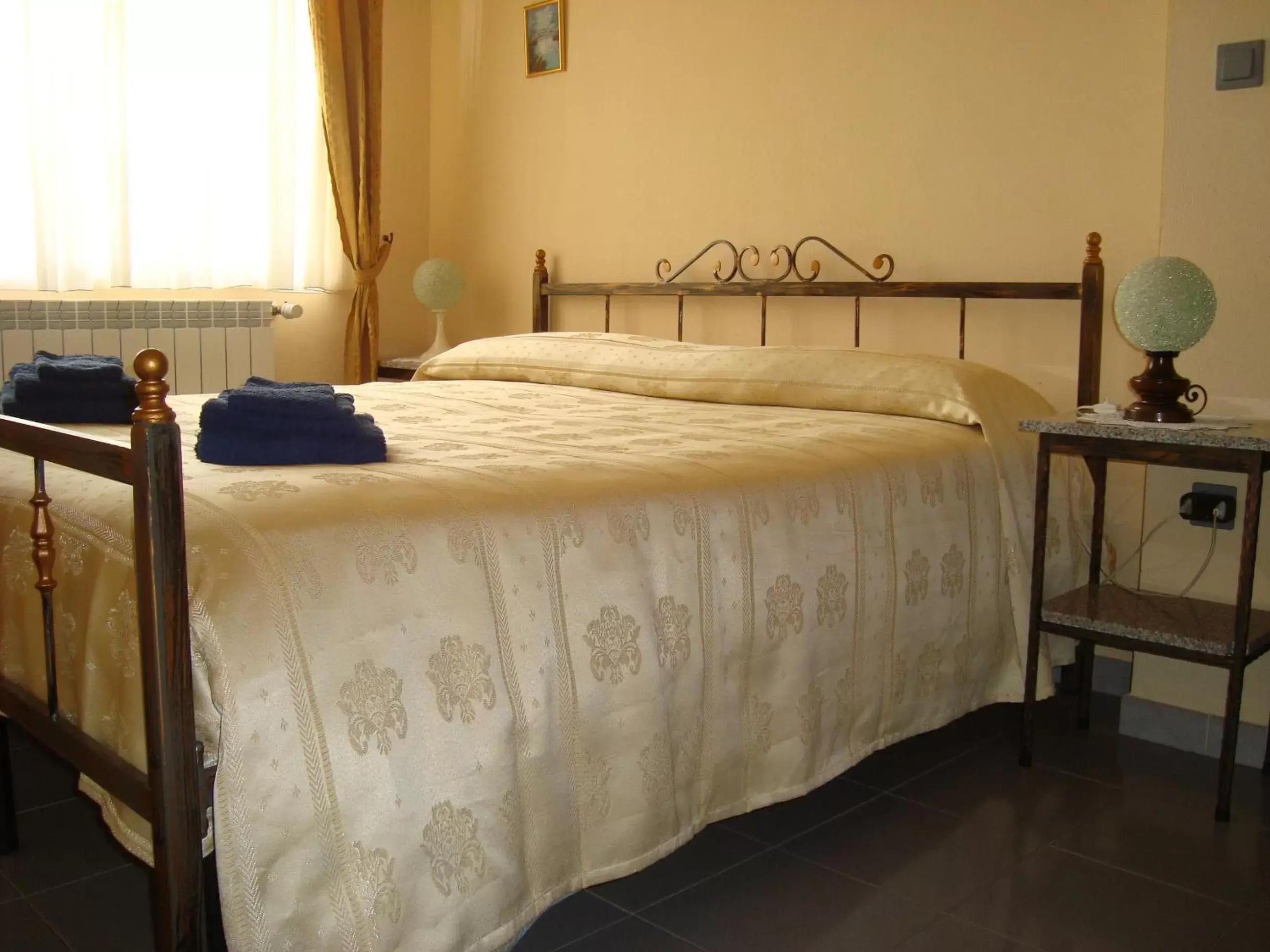 Decorative detail, Bed in B&B Esperança