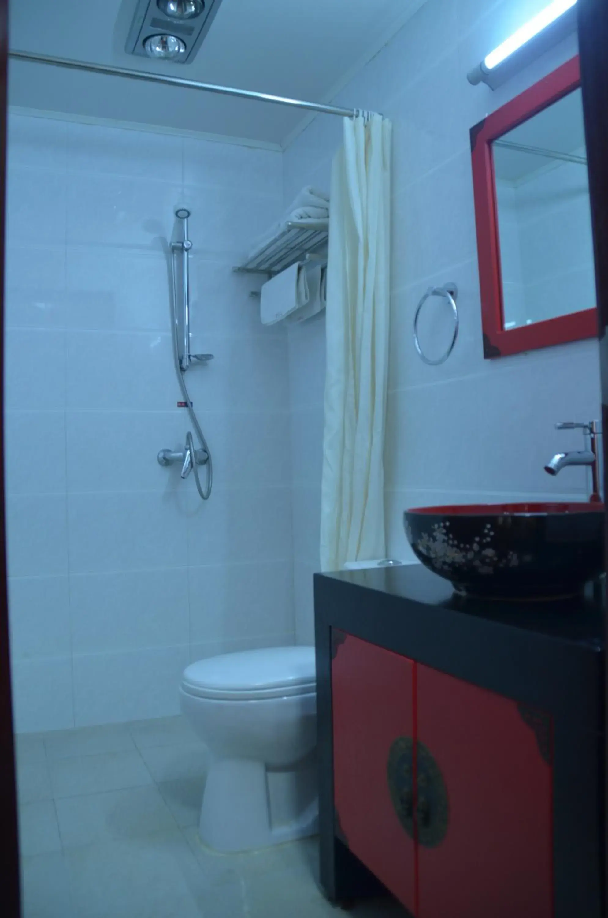 Bathroom in Qianmen Courtyard Hotel