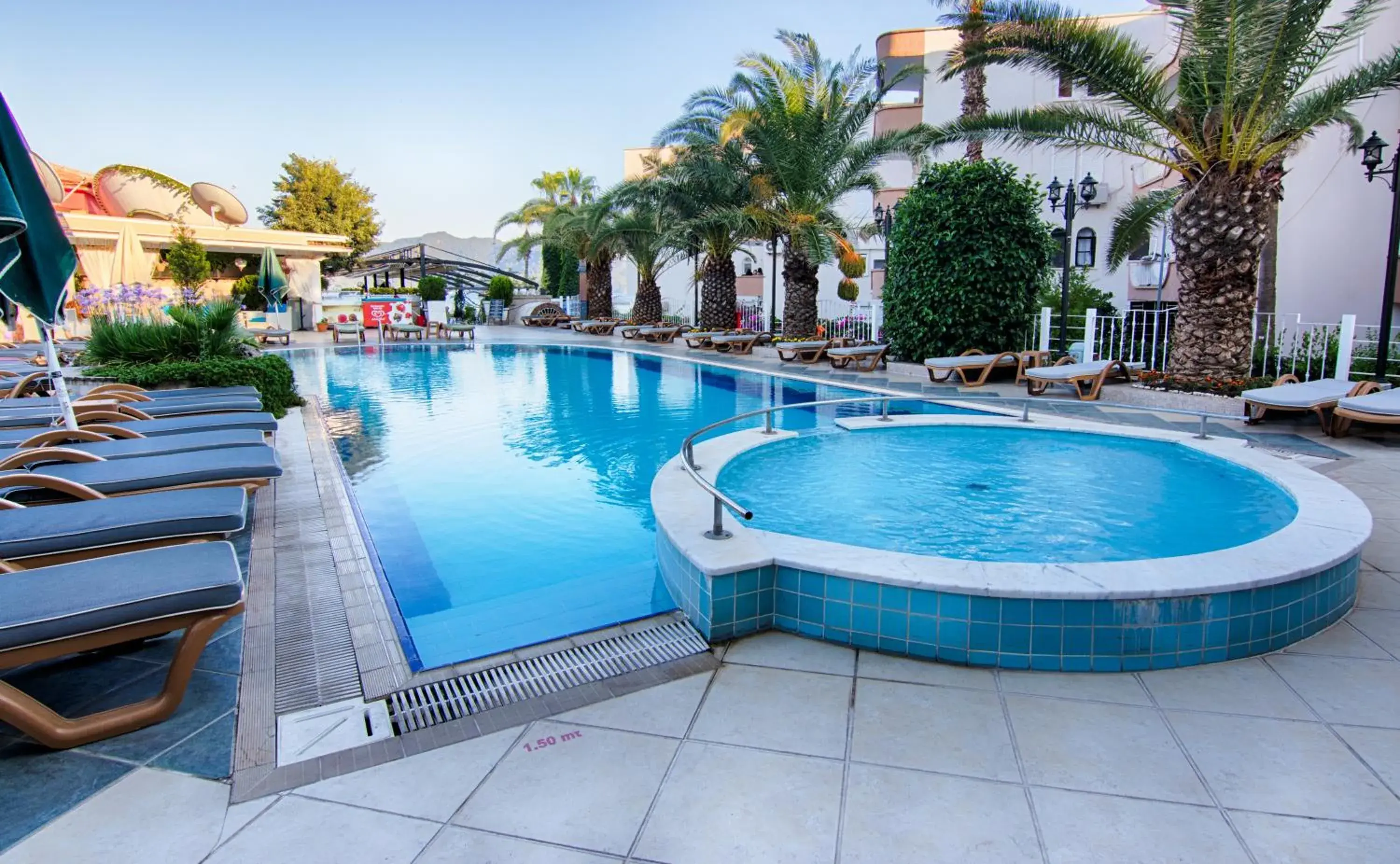 Garden, Swimming Pool in Romance Beach Hotel