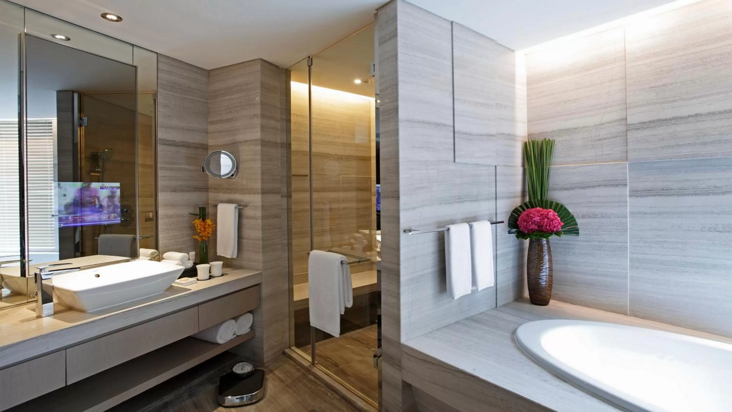 Bathroom in InterContinental Shanghai Jing' An by IHG