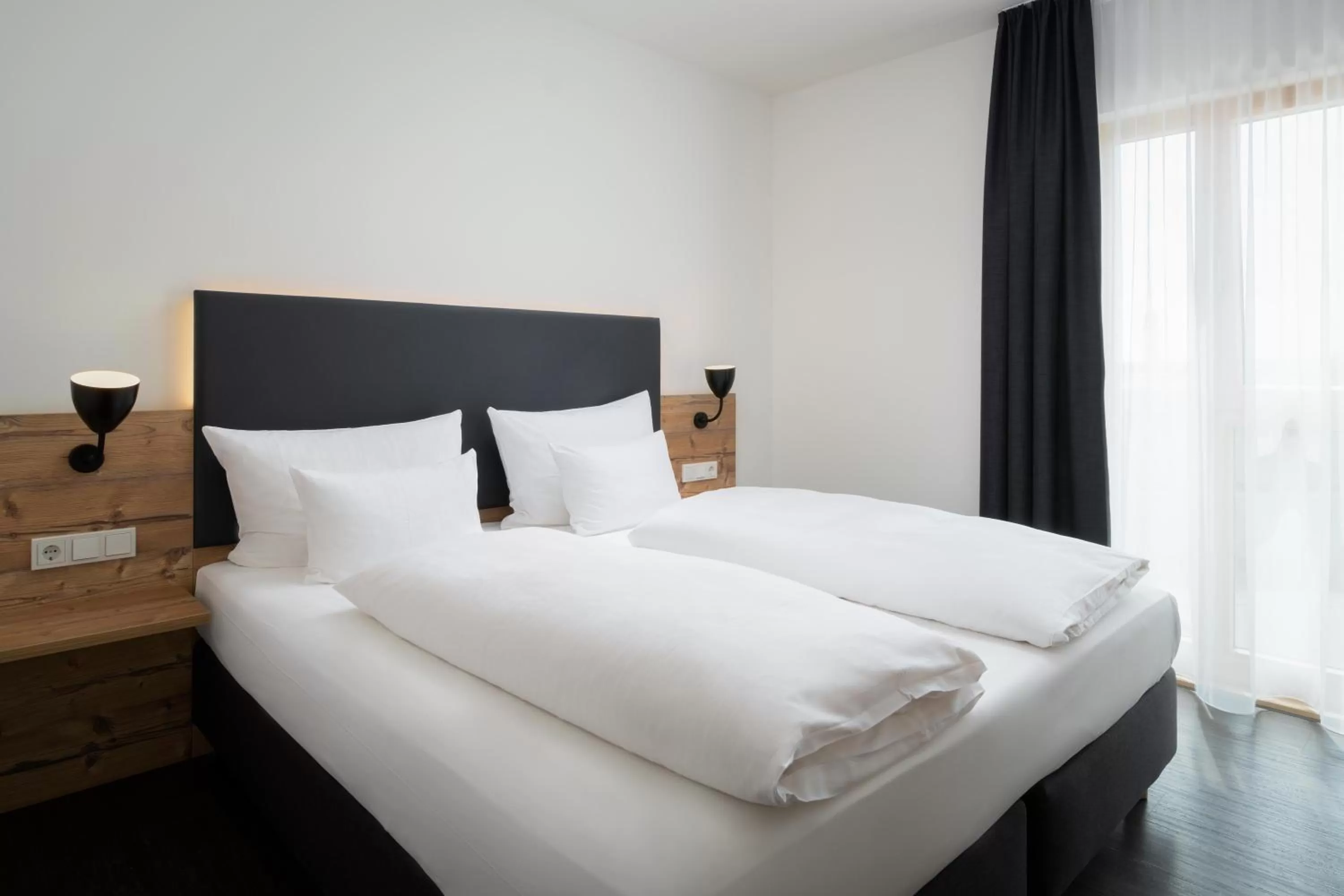 Photo of the whole room, Bed in Alb Inn - Hotel & Apartments