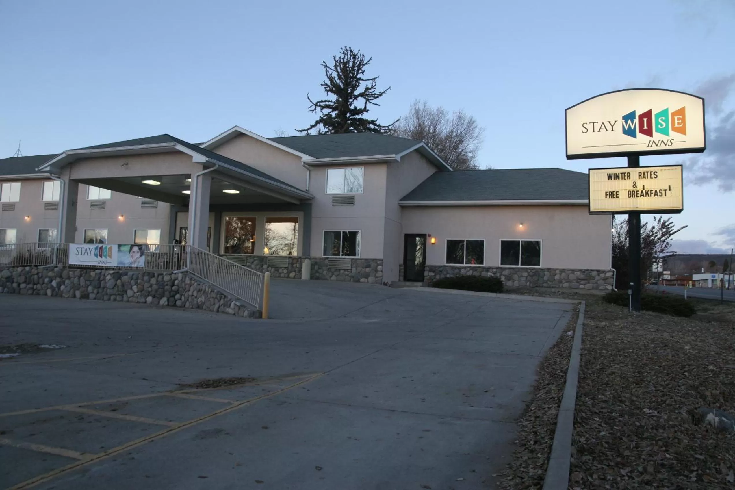 Property building in Stay Wise Inn Cedaredge