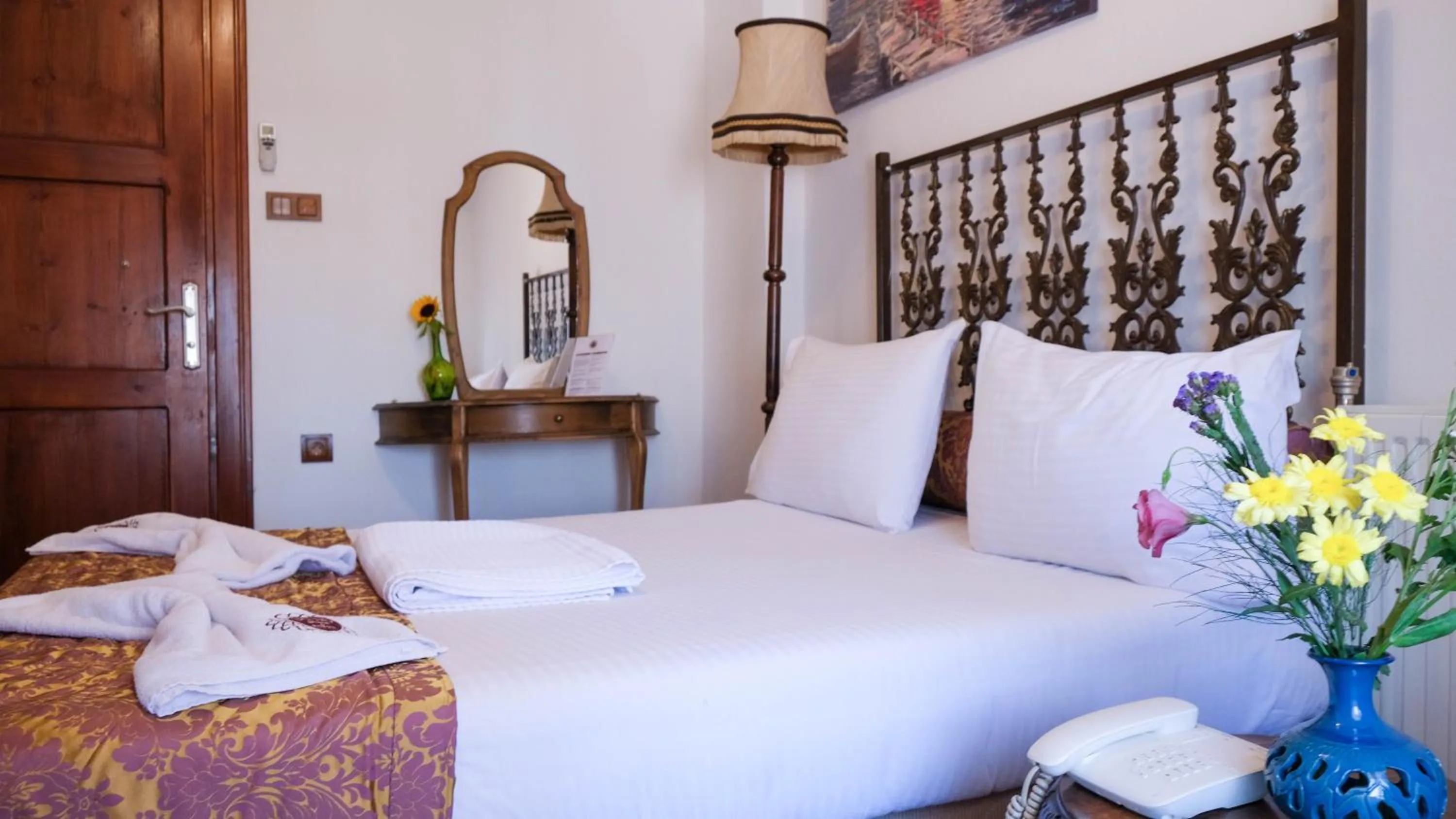 Decorative detail, Bed in Sarnıç Butik Otel