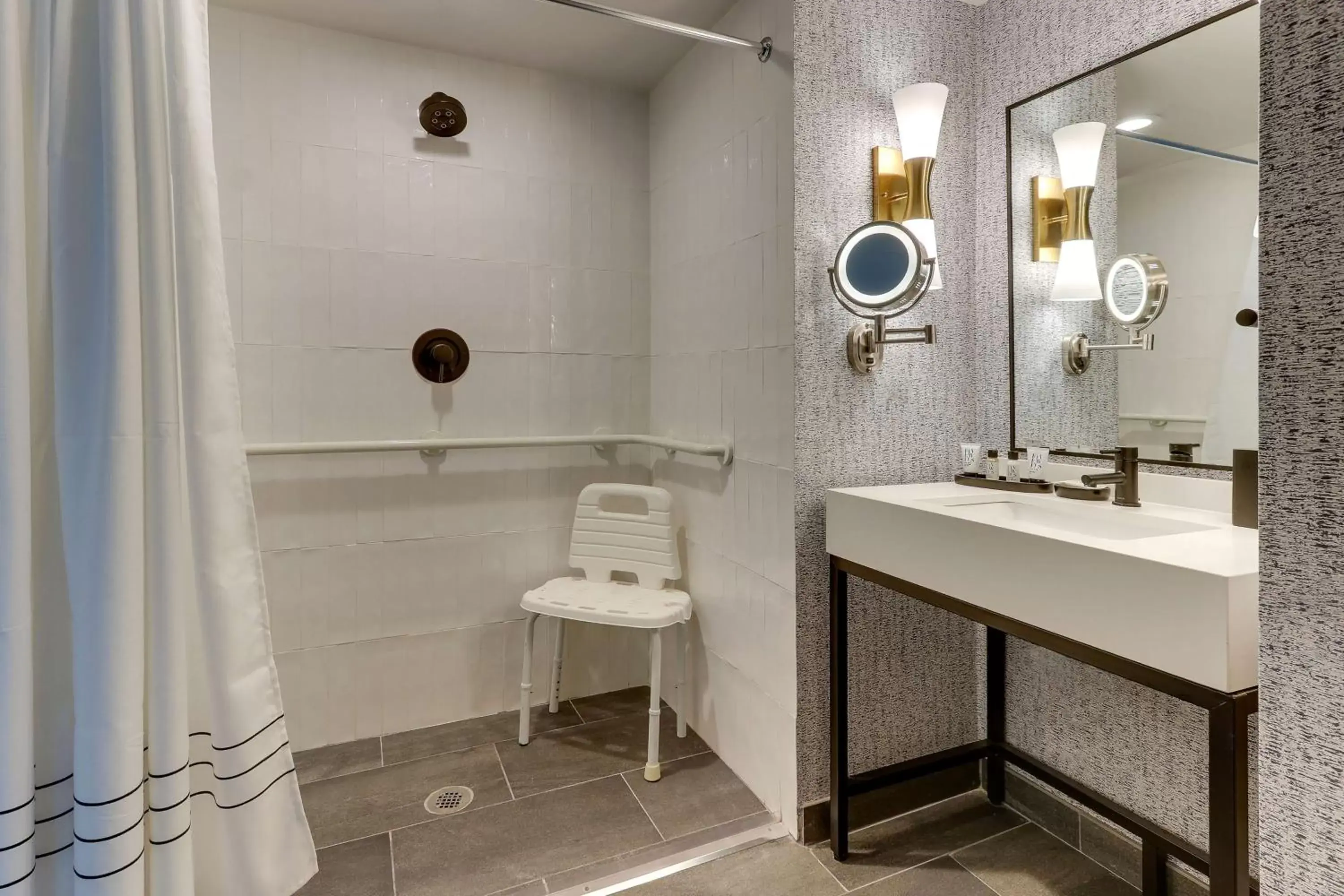 Bathroom in The Chattanoogan Hotel, Curio Collection By Hilton