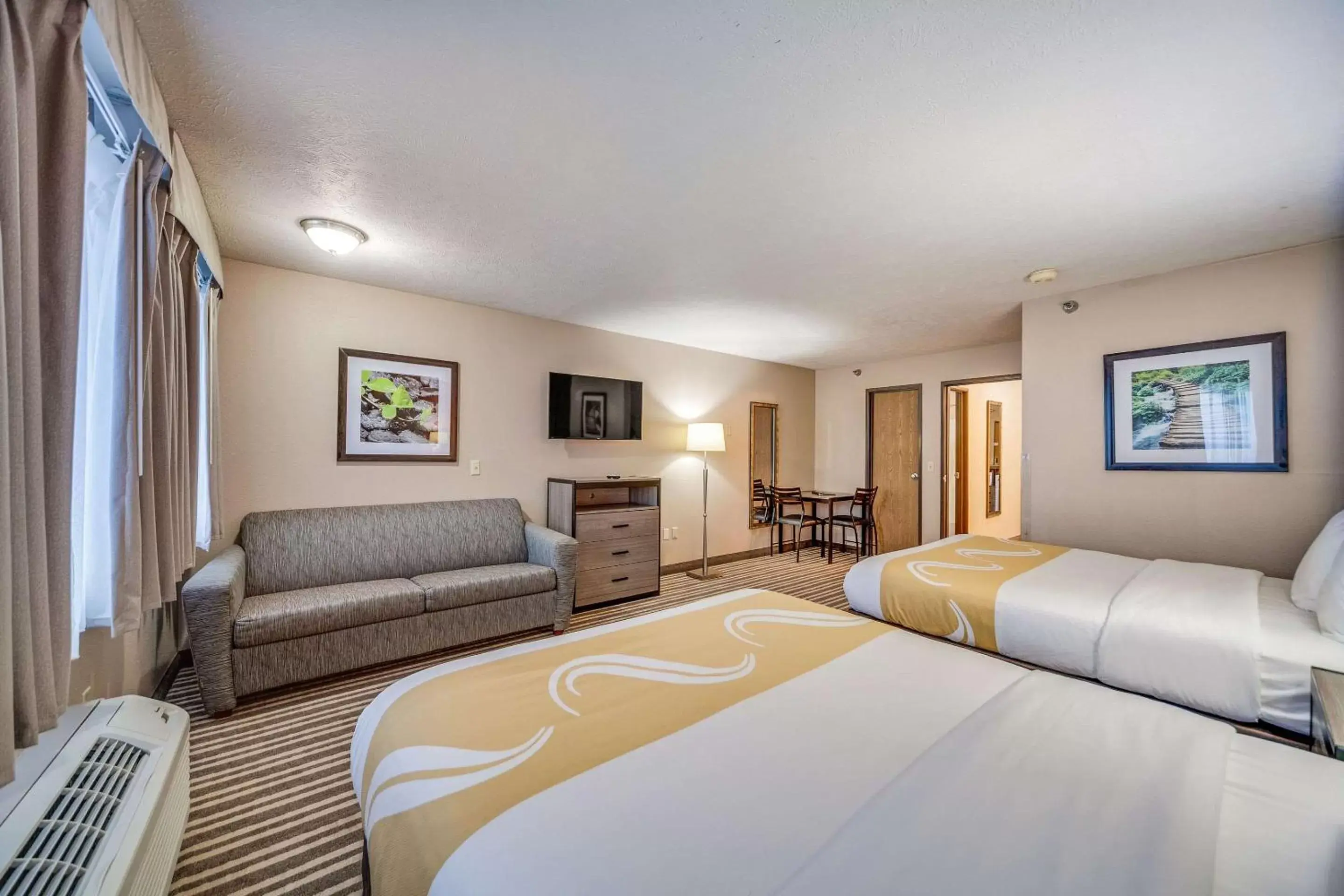 Bedroom, Bed in Quality Inn Hastings Bedroom, Bed in Quality Inn Hastings