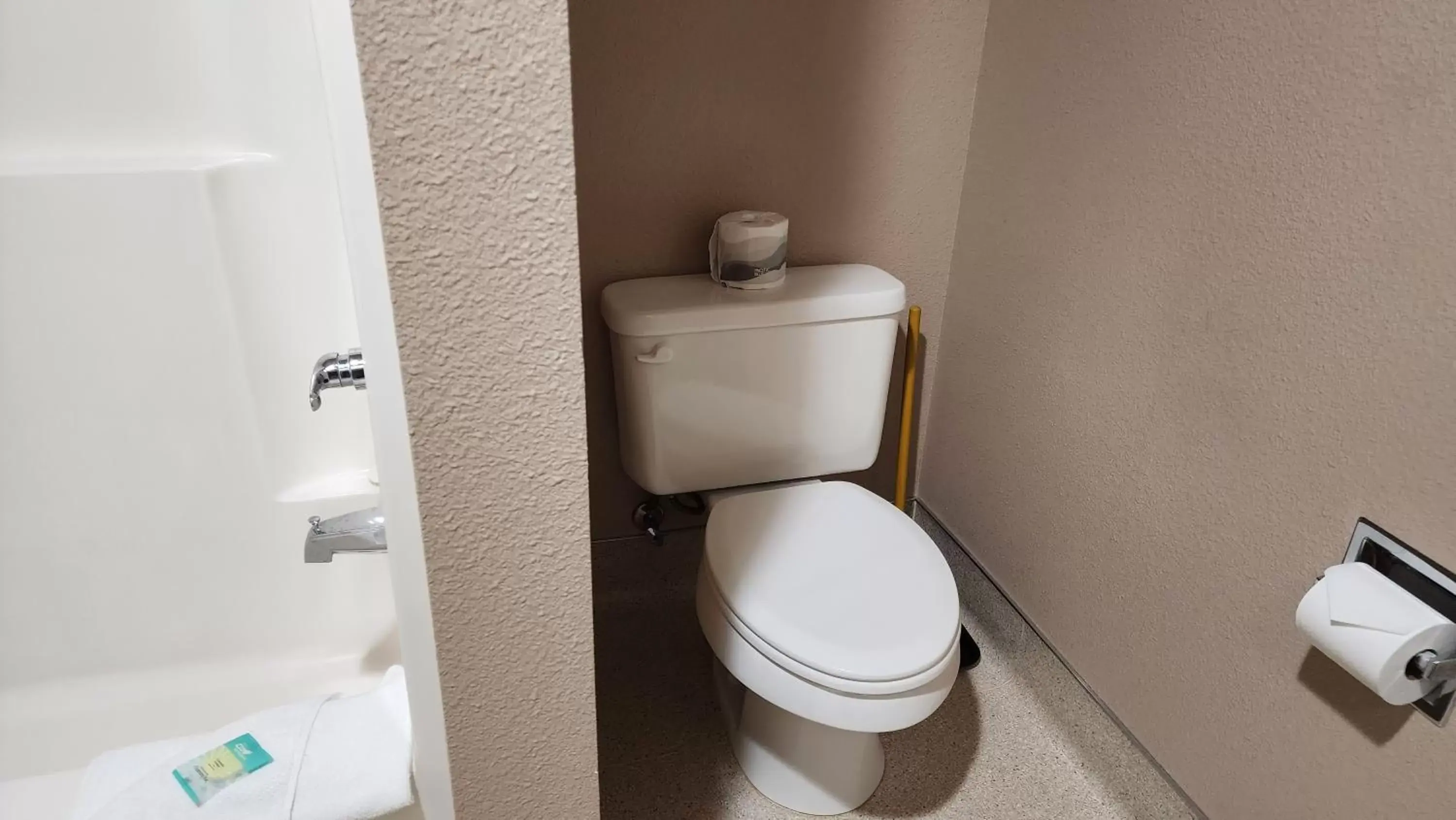 Toilet, Bathroom in Antlers Motel