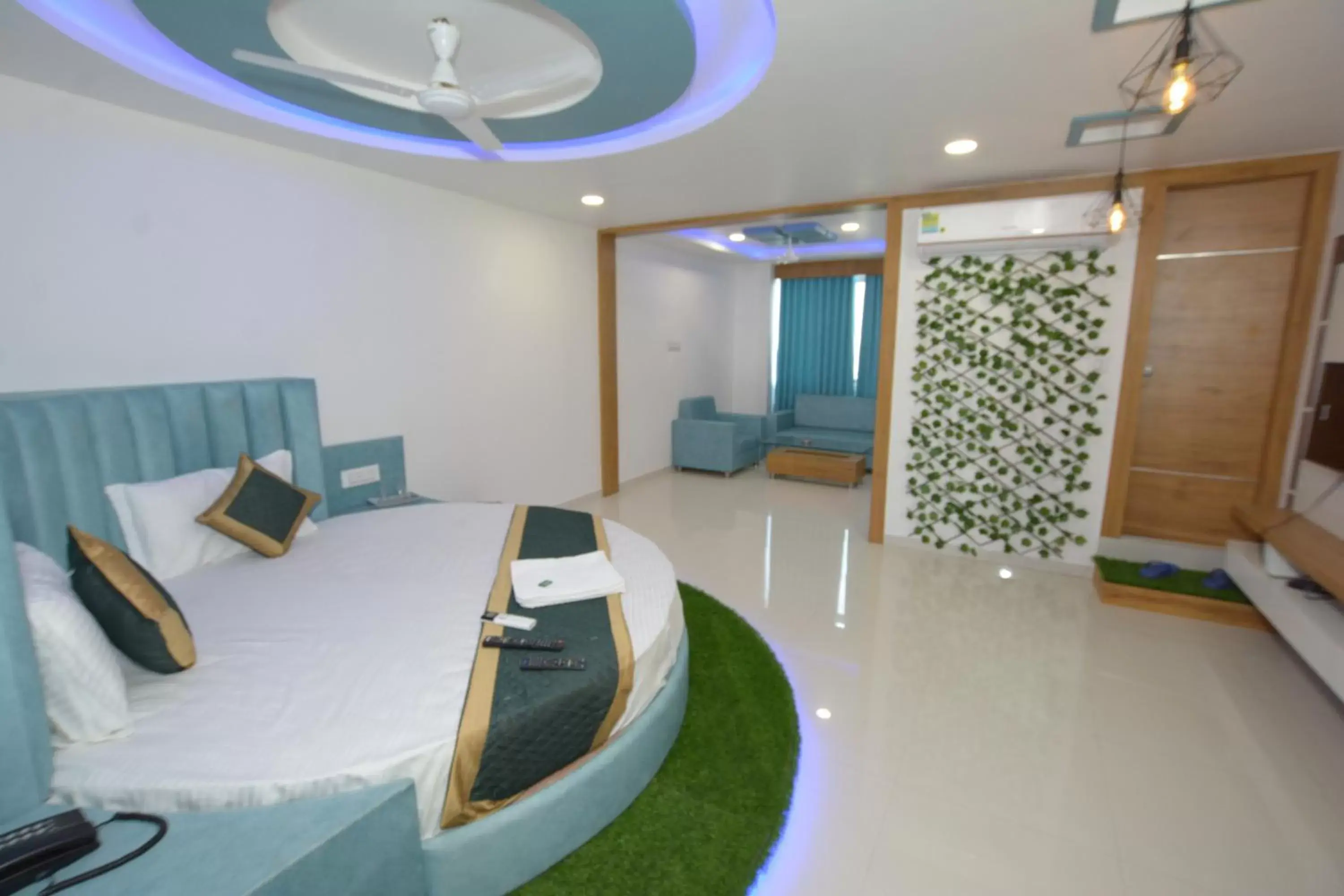 Deluxe Suite in Hotel Green Leaf Deluxe Suite in Hotel Green Leaf