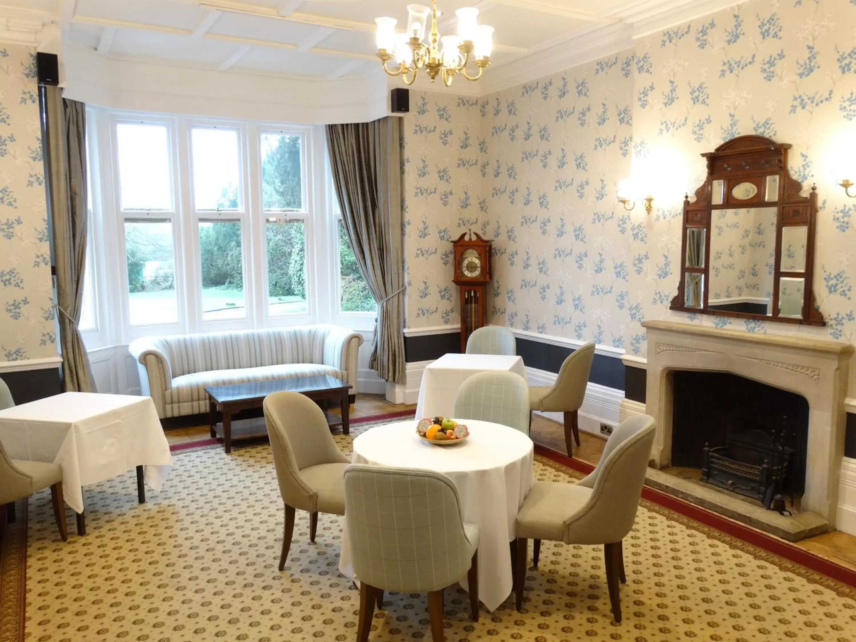 Living room, Restaurant/Places to Eat in Cantley House Hotel - Wokingham