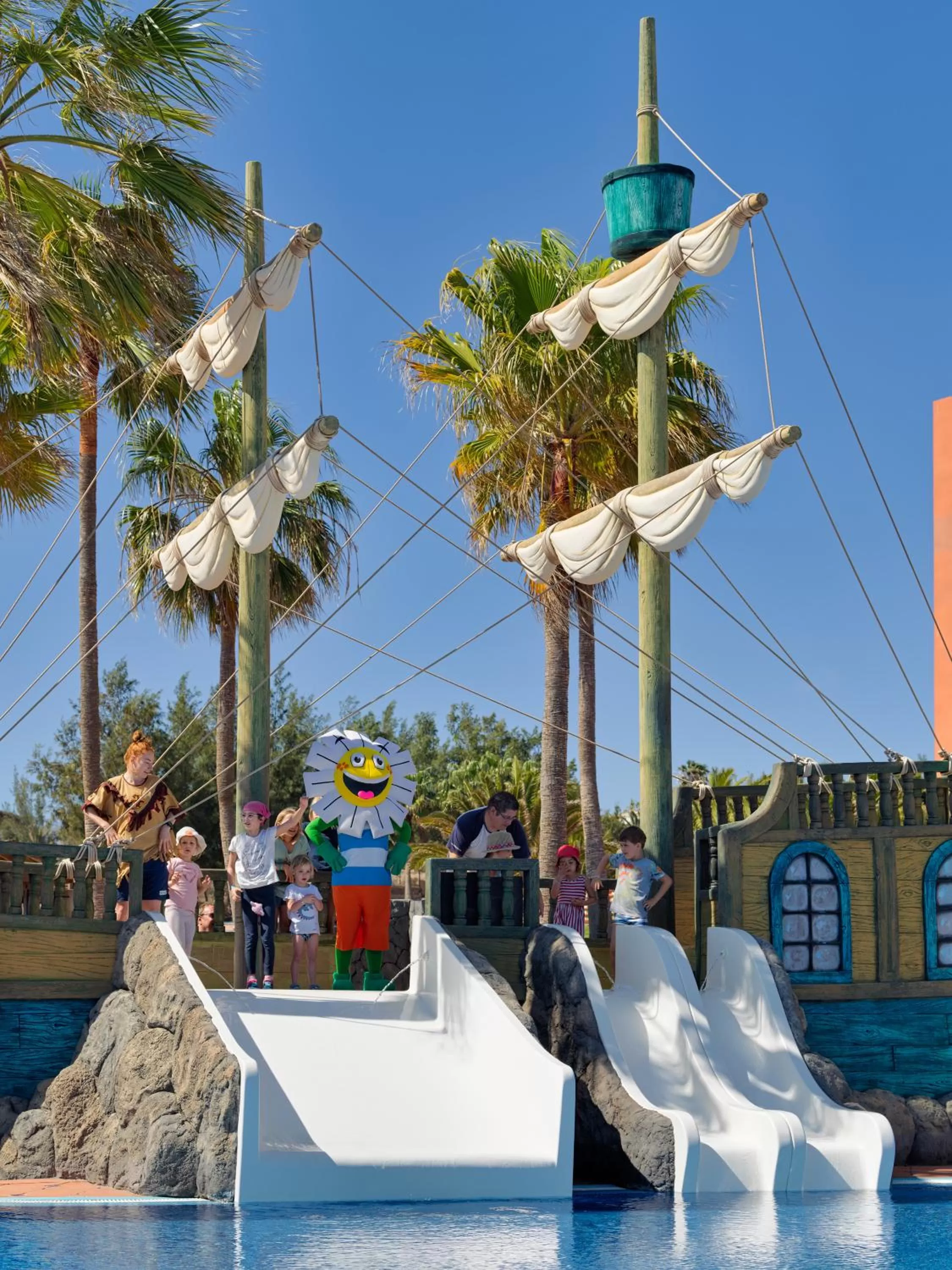 Swimming pool in H10 Tindaya