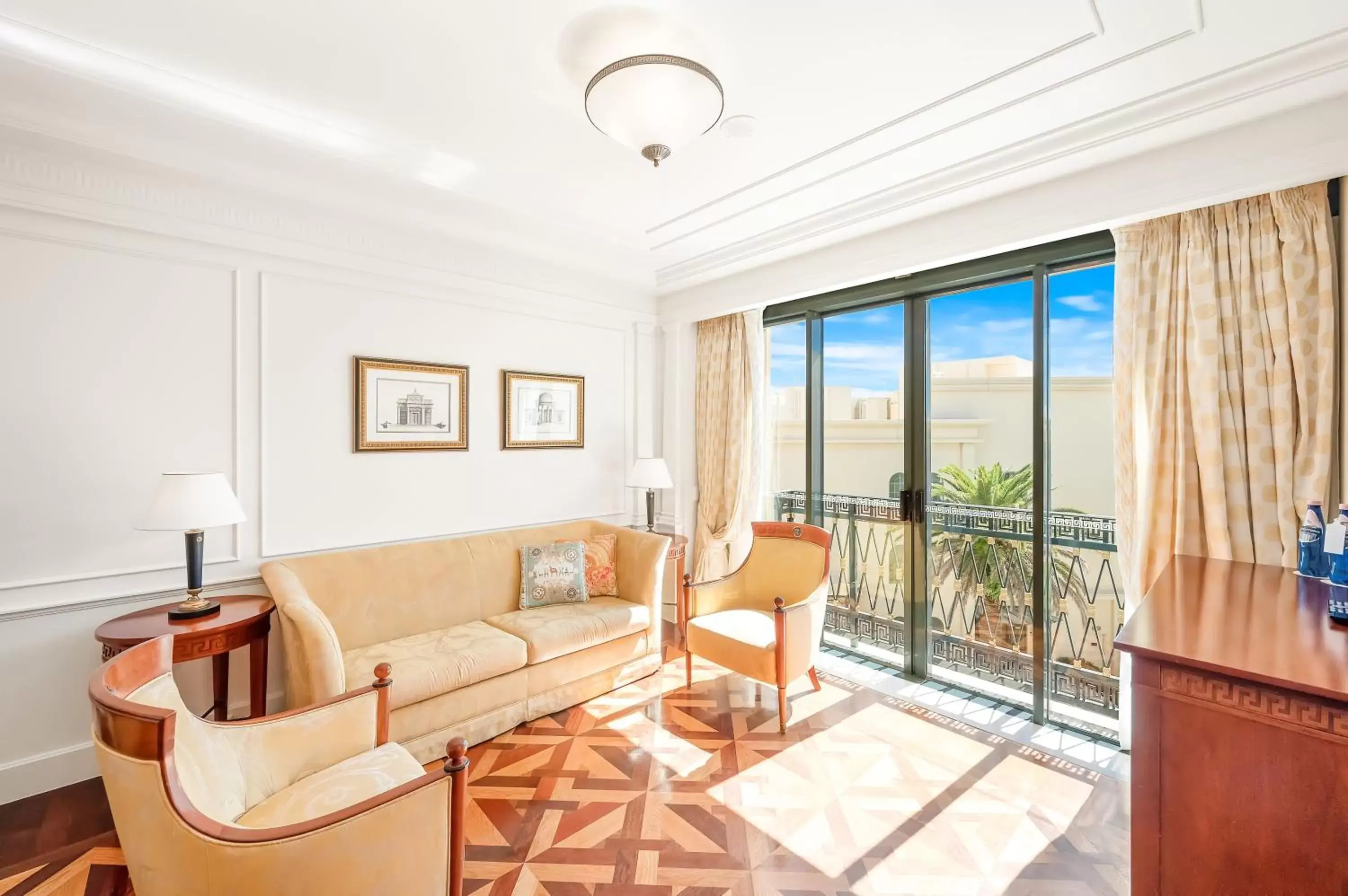 Living room in Imperial Hotel Gold Coast