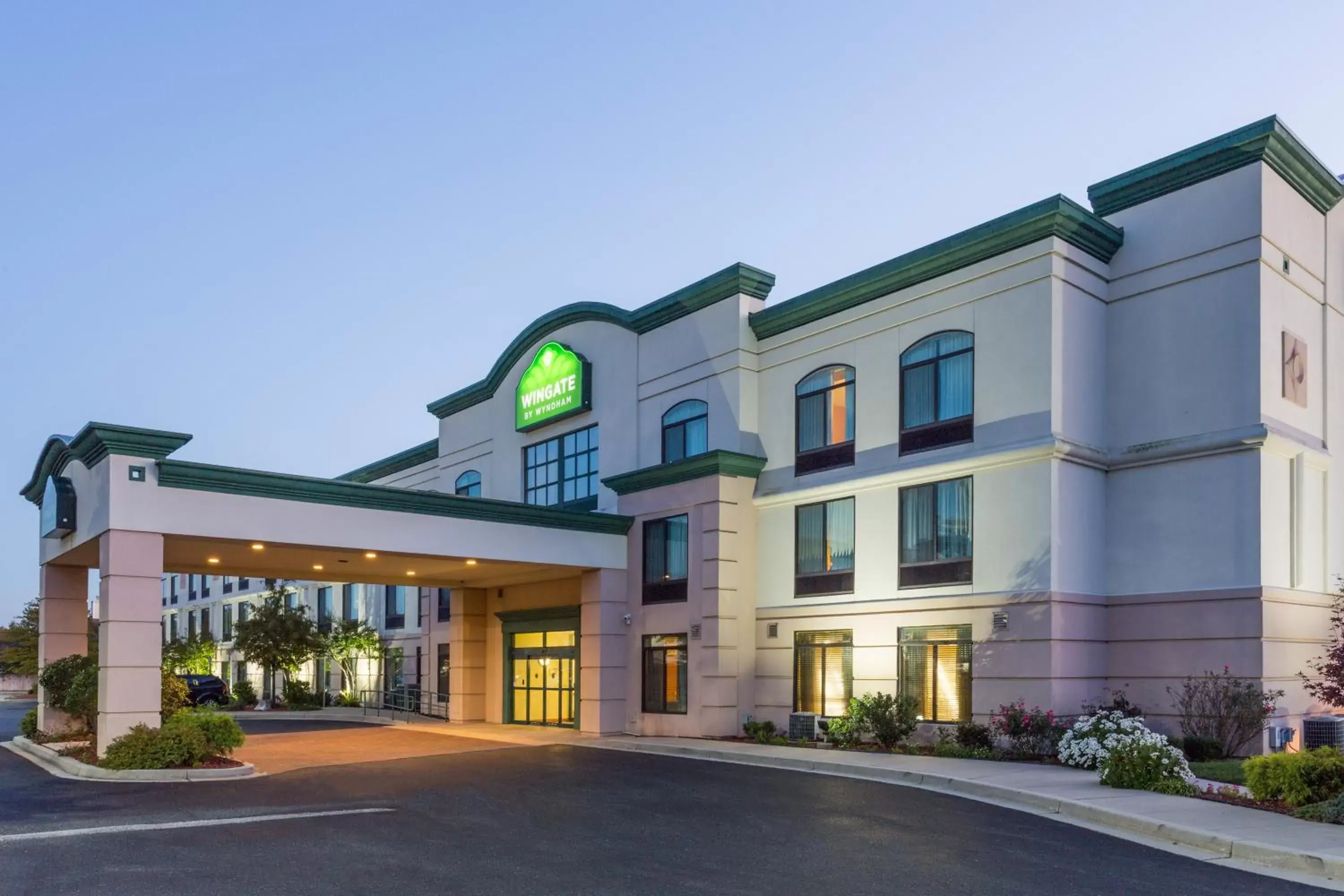 Bird's eye view, Facade/Entrance in Holiday Inn - Belcamp - Aberdeen Area, an IHG Hotel