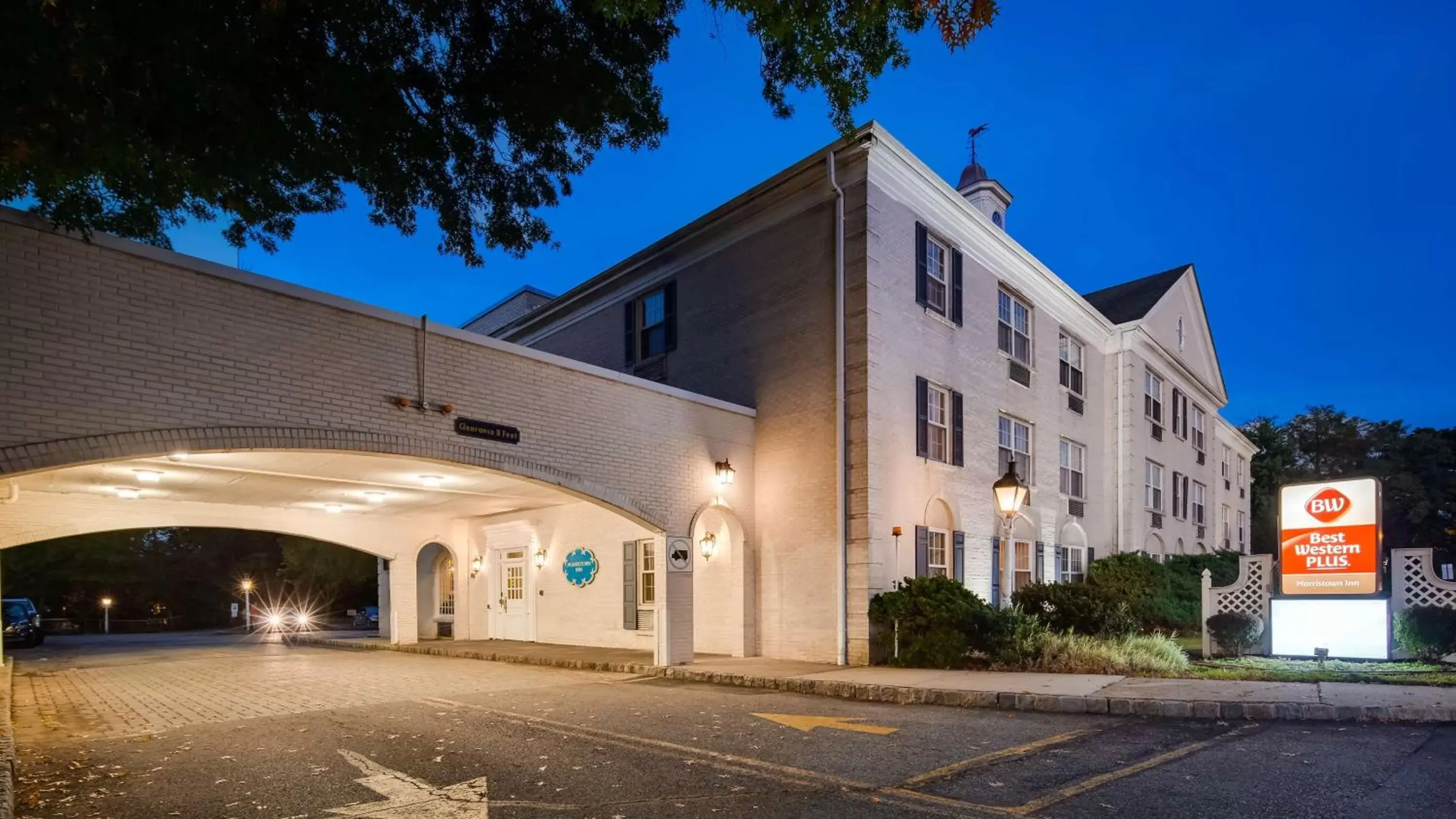 Property Building in Best Western PLUS Morristown Inn