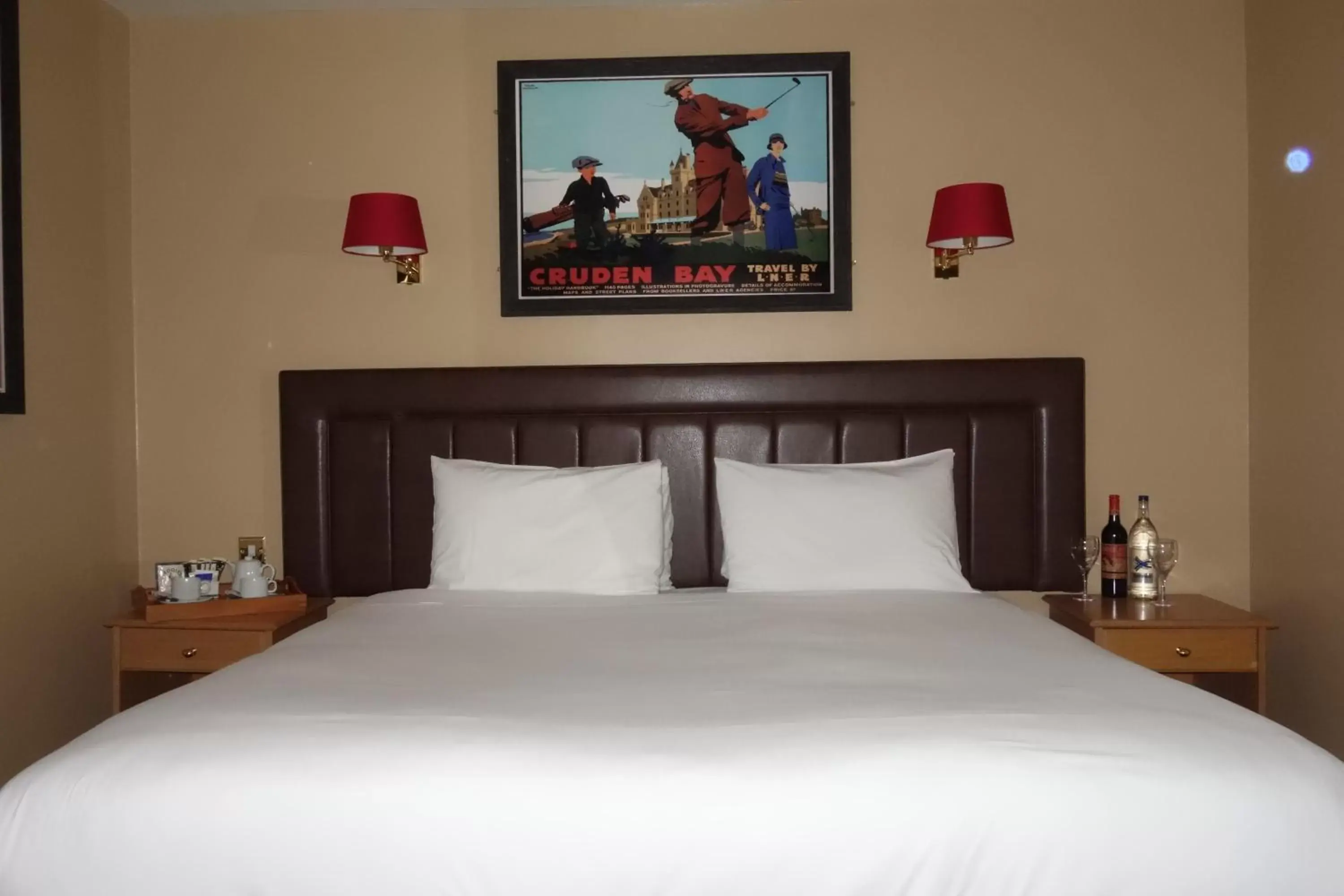 Bed in Kilmarnock Arms Hotel