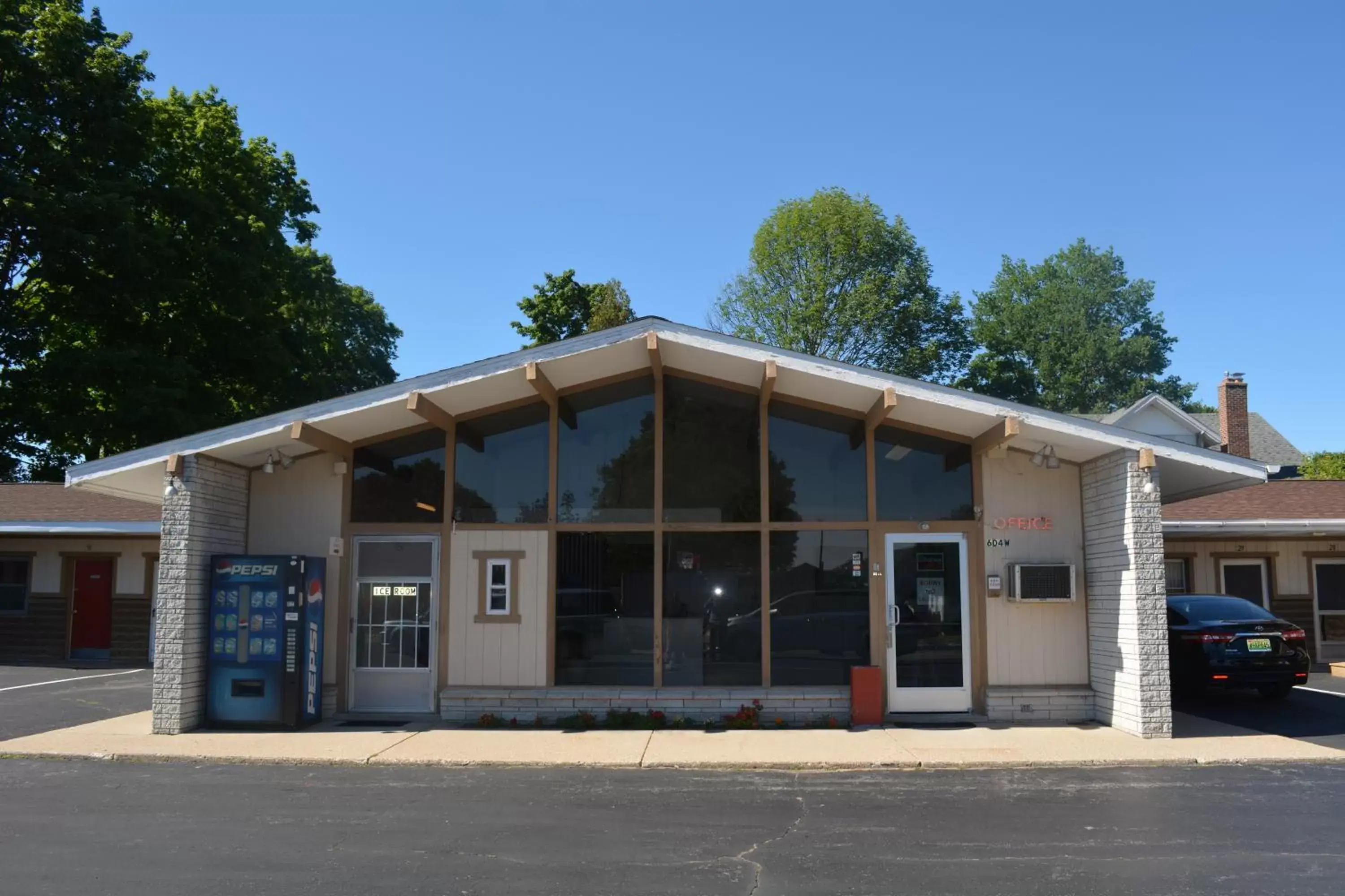 Facade/Entrance in Ventura Motel