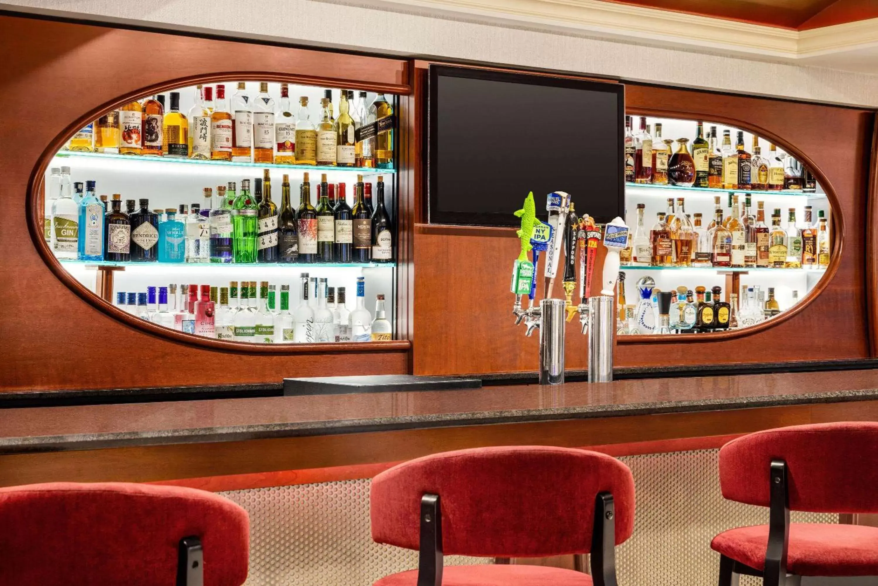 Lounge or bar, Lounge/Bar in Viana Hotel and Spa, Trademark Collection by Wyndham