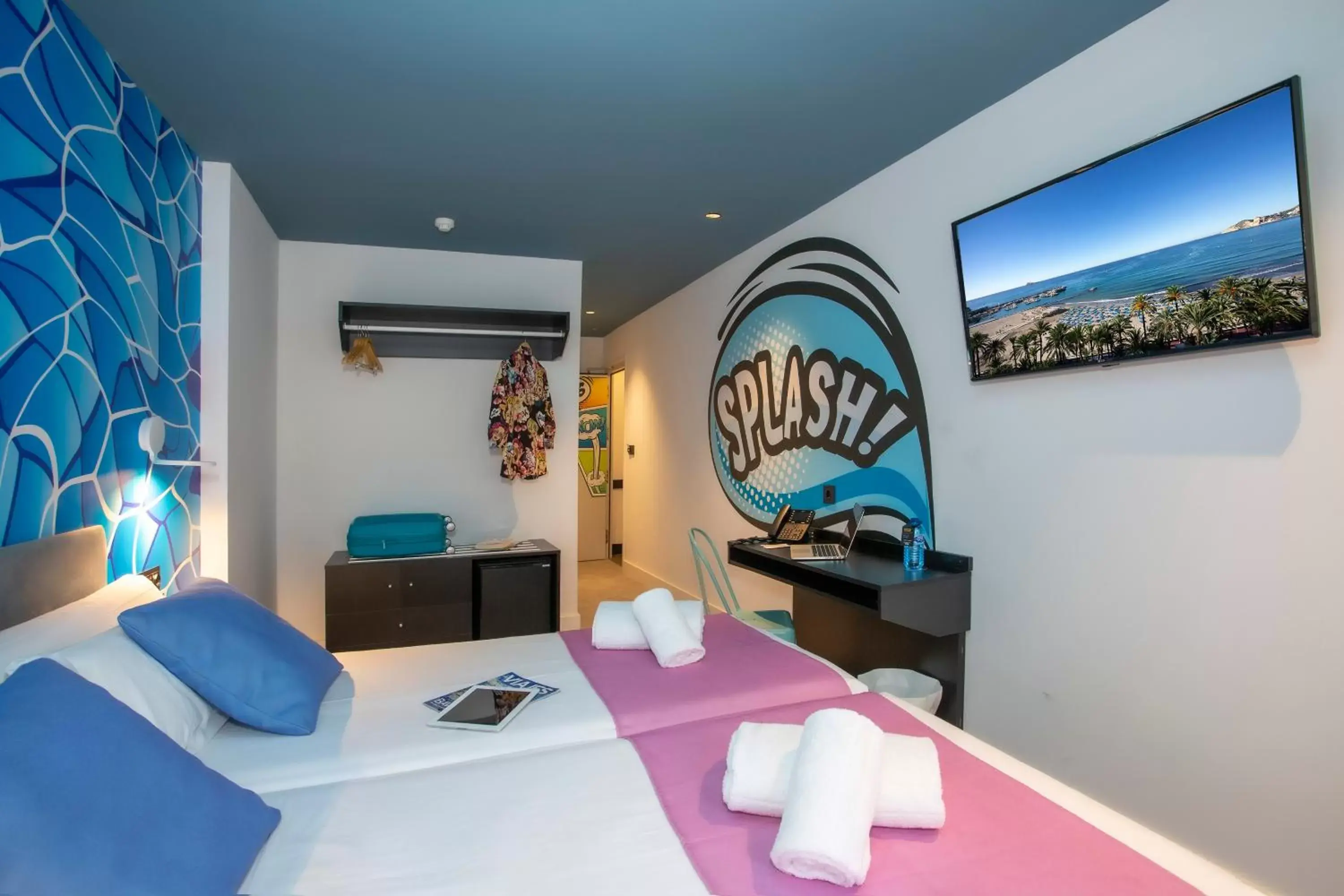 Bedroom in Casual Pop Art Benidorm