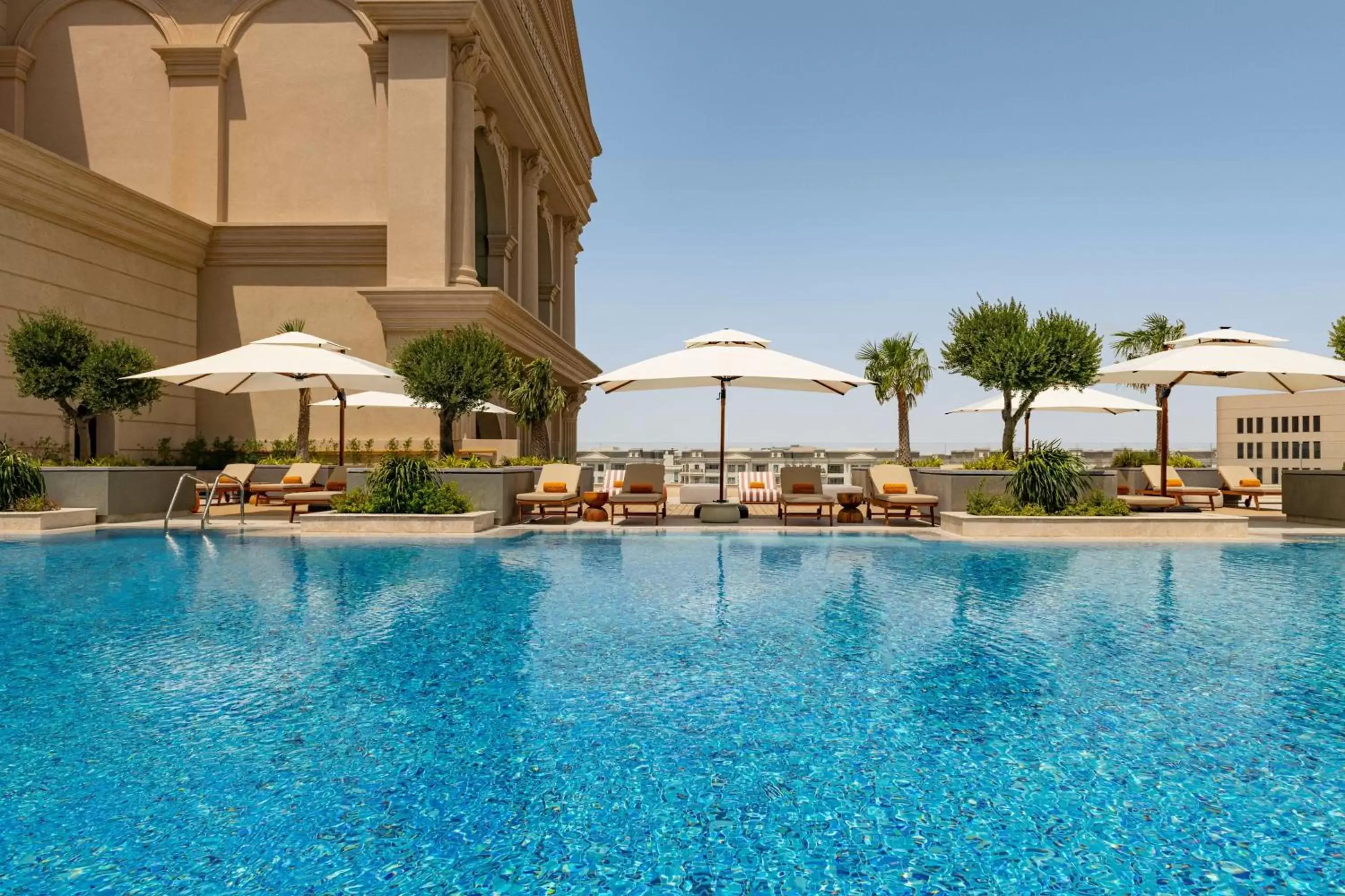 Swimming Pool in Le Royal Méridien Doha