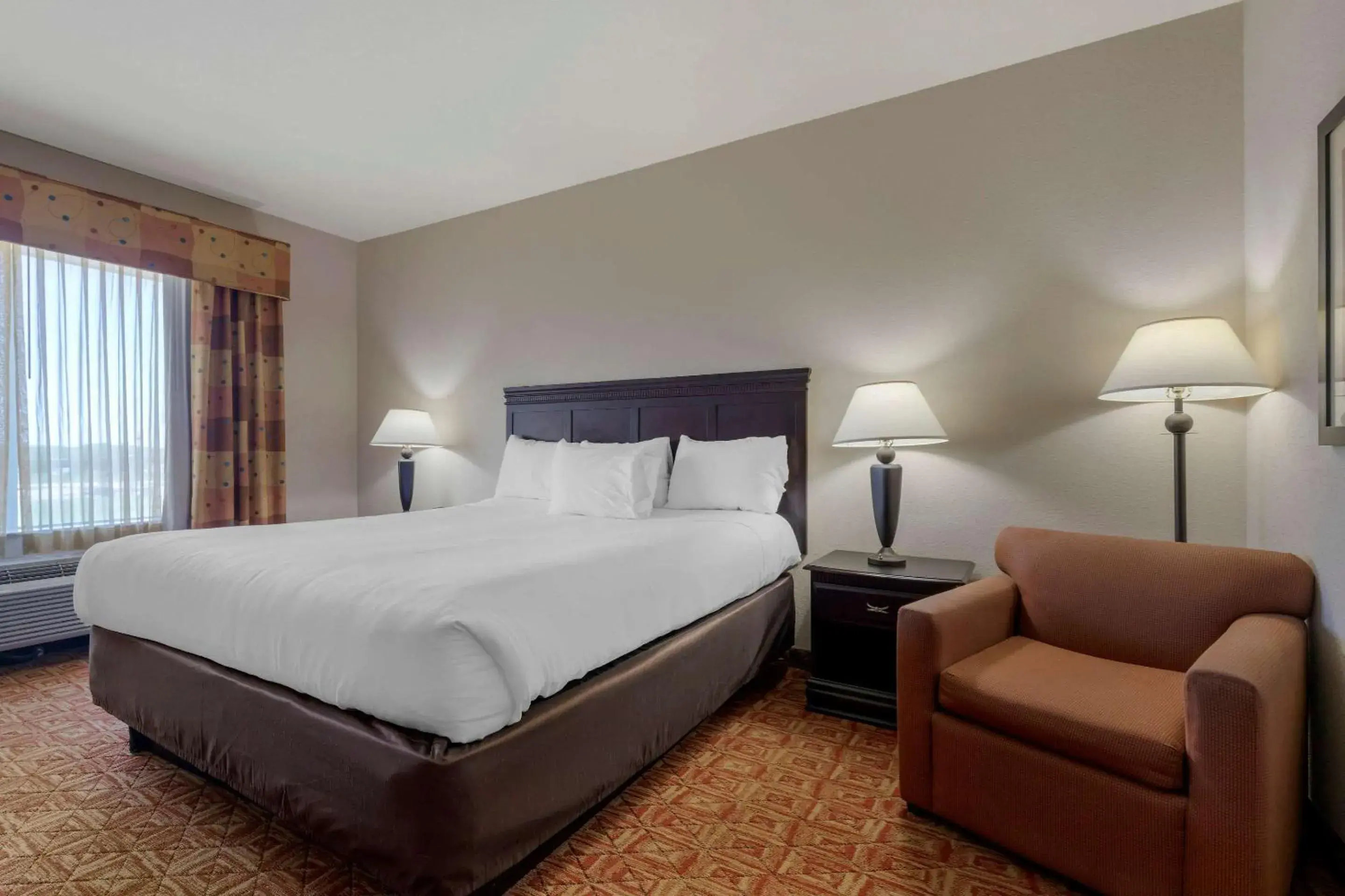 Bed in Comfort Inn & Suites Denison - Lake Texoma Bed in Comfort Inn & Suites Denison - Lake Texoma