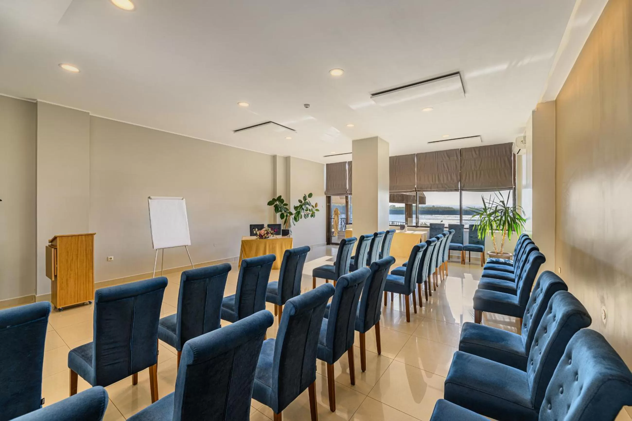 TV and multimedia in Faleza Hotel by Vega