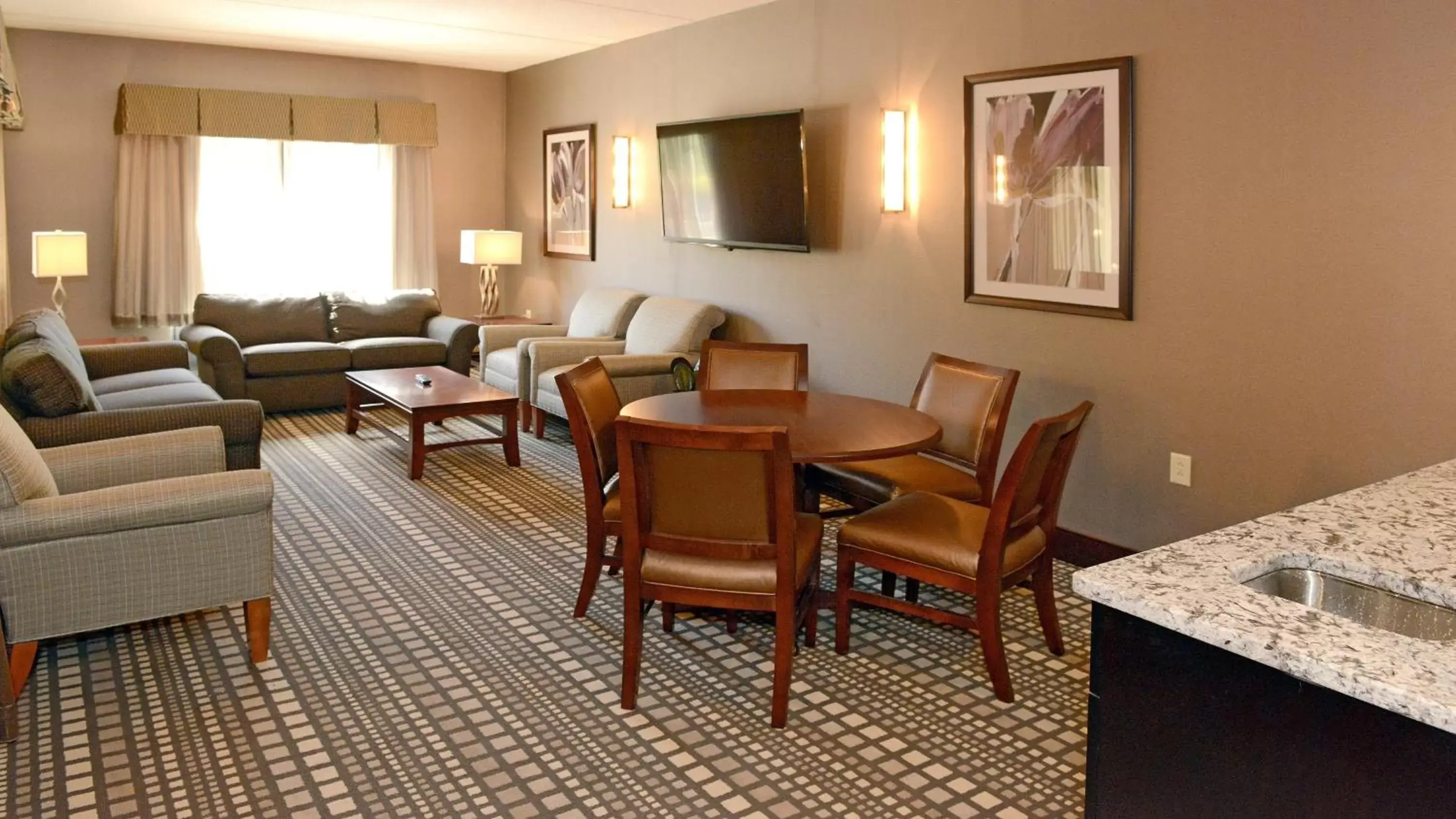 Meeting/conference room, Seating Area in Holiday Inn Express & Suites Geneva Finger Lakes, an IHG Hotel