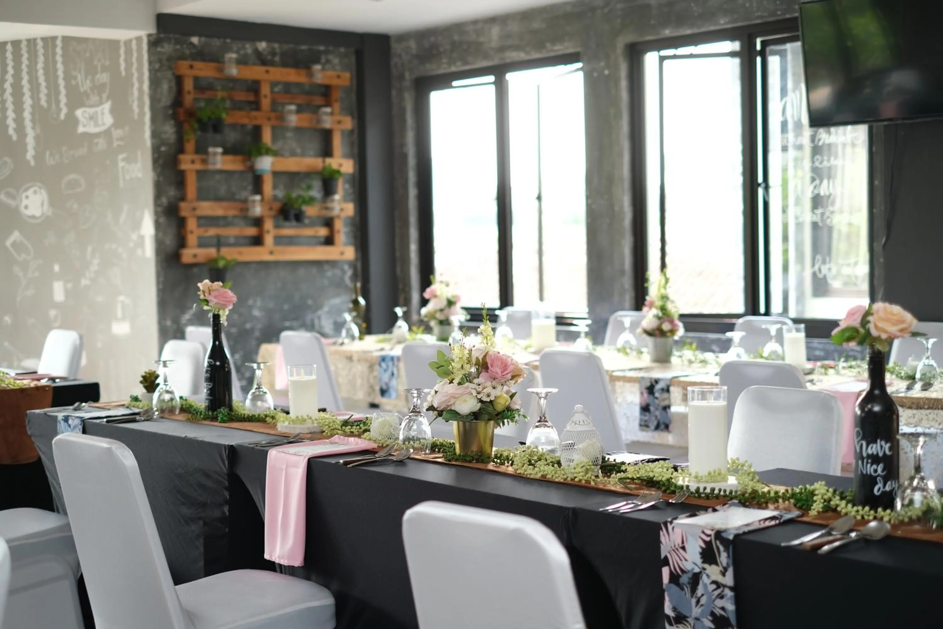 Restaurant/places to eat in Hotel Sriti Magelang