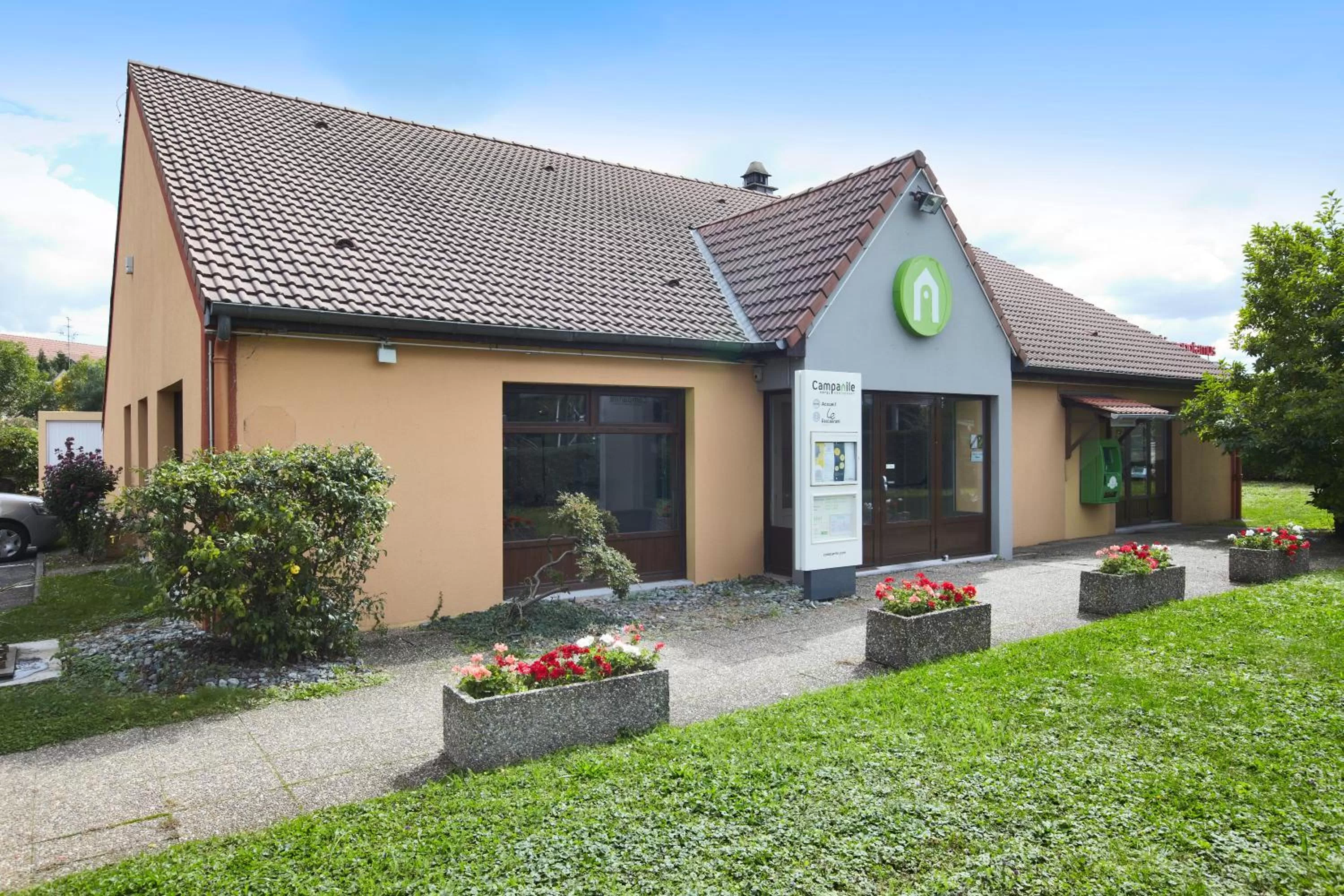 Facade/entrance in Campanile Mulhouse - Illzach Ile Napoléon