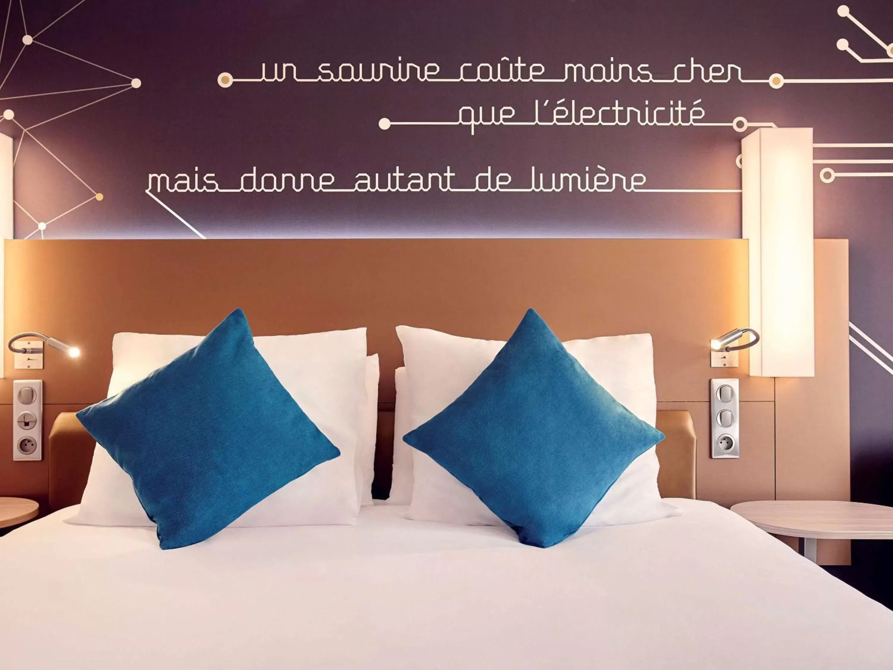 Bed in Mercure Paris Sud Les Ulis-Courtaboeuf
