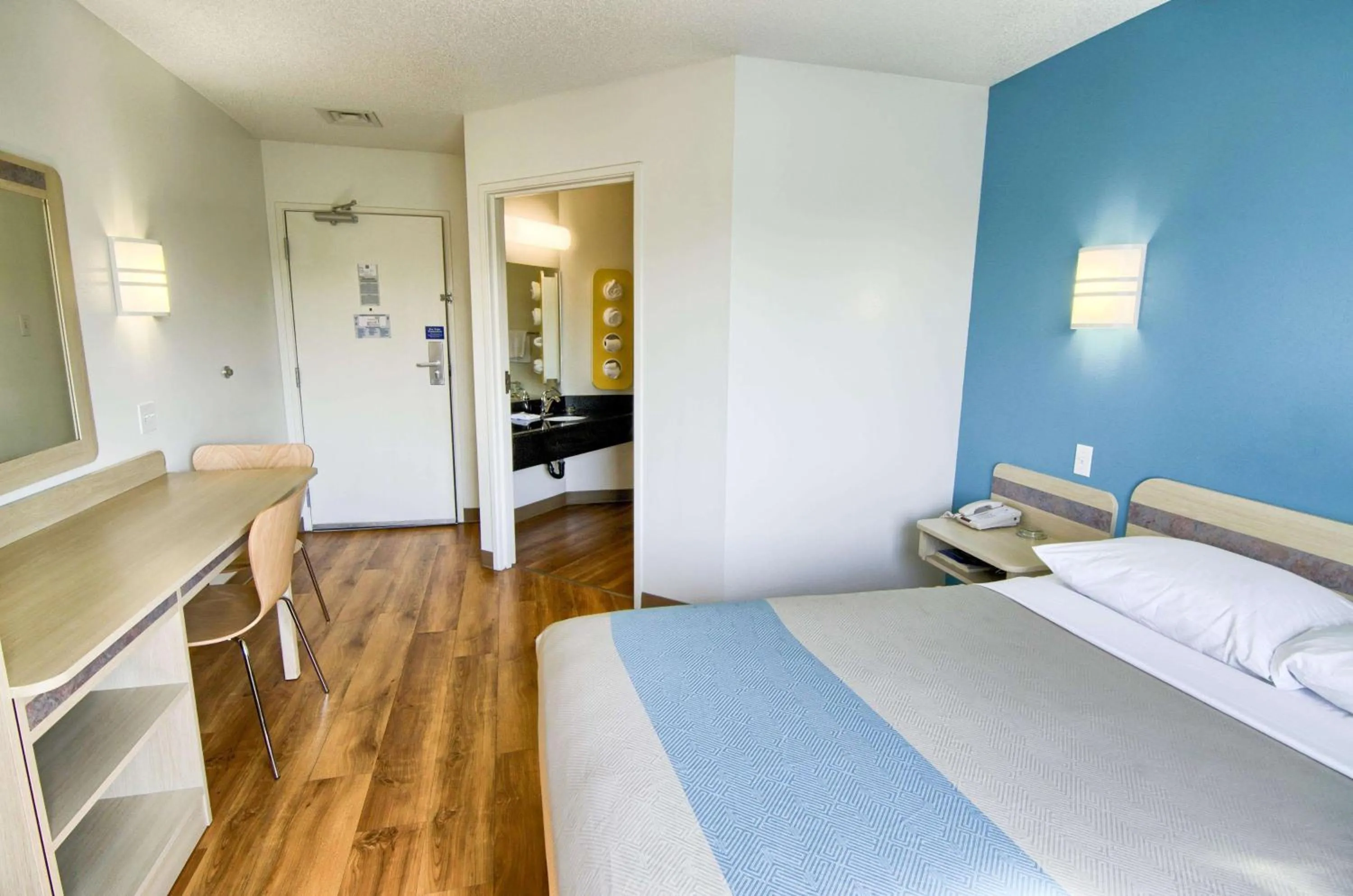 Bedroom, Bed in Motel 6-Portsmouth, NH