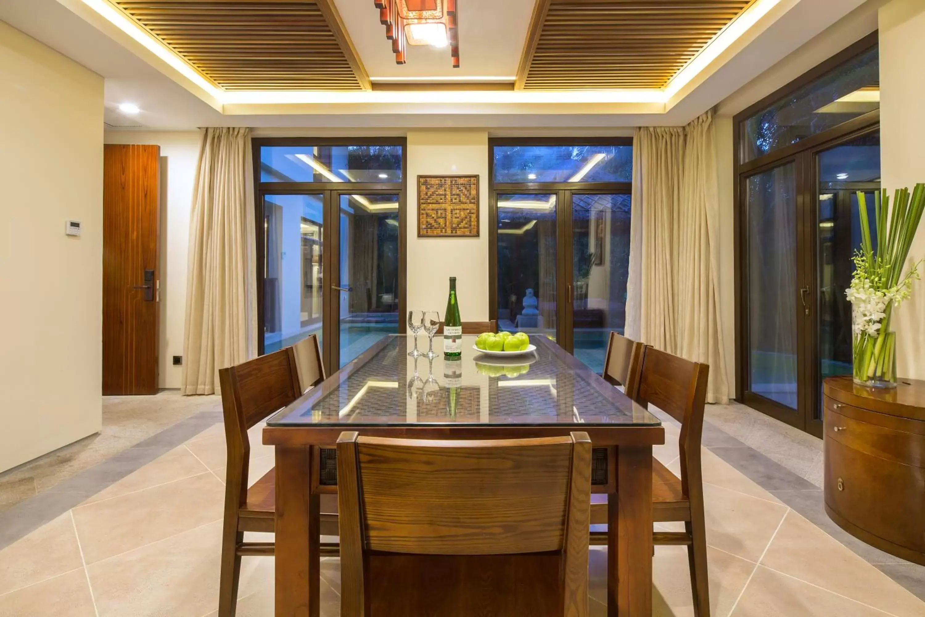 Dining Area in Sanya Yalong Bay Villas & Spa