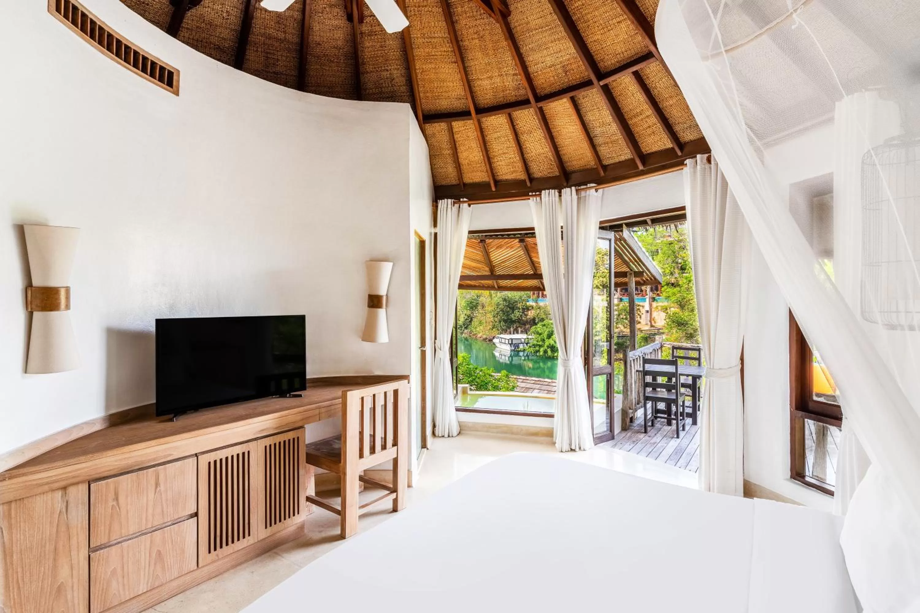 Bedroom in AANA Resort & Villas Koh Chang