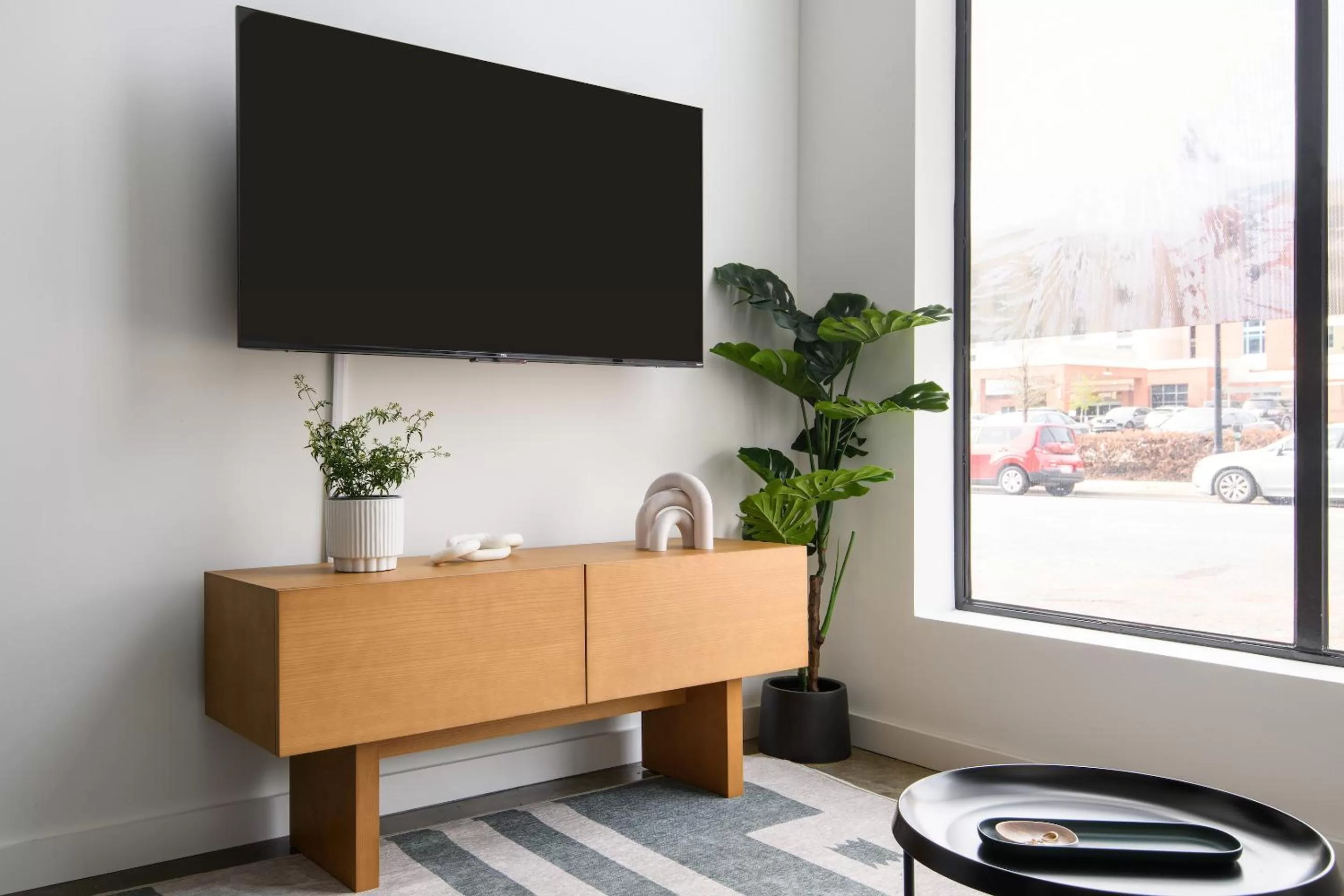 TV and multimedia in Mint House Birmingham - Downtown