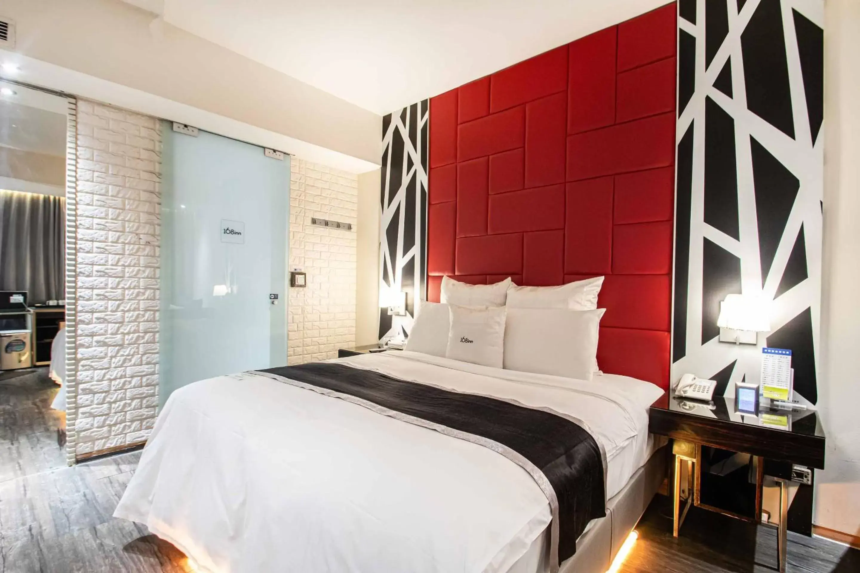 Decorative detail, Bed in 168 Motel-Hsinchu Decorative detail, Bed in 168 Motel-Hsinchu